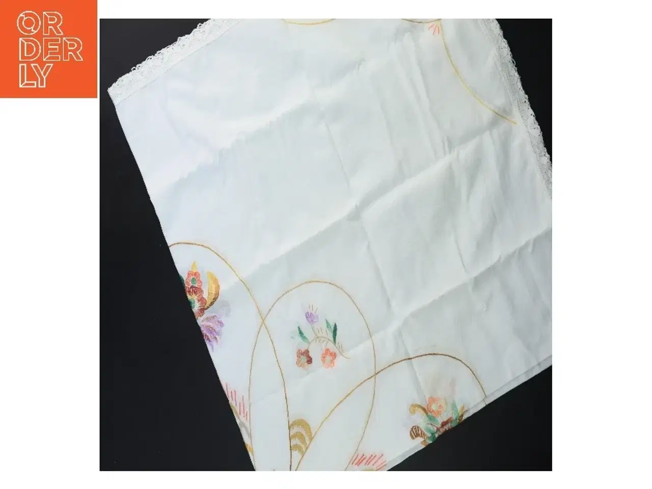 Billede 4 - broderet dug 90x90 cm (str. 90x90 cm)