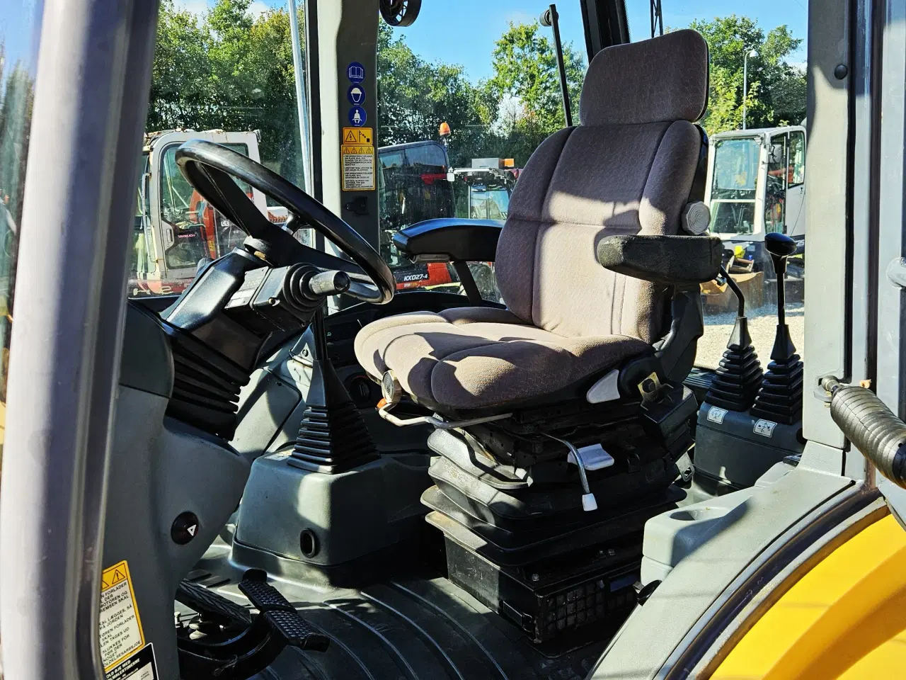 Billede 12 - New Holland LB115 / skovlsæt / udskud / 6700 timer