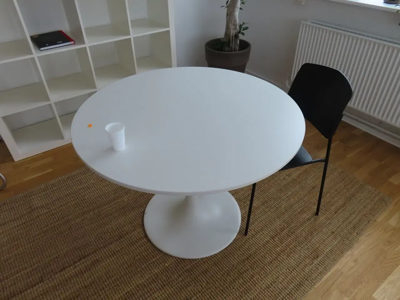 Billede 7 - Reol, bord, stol, m.v.