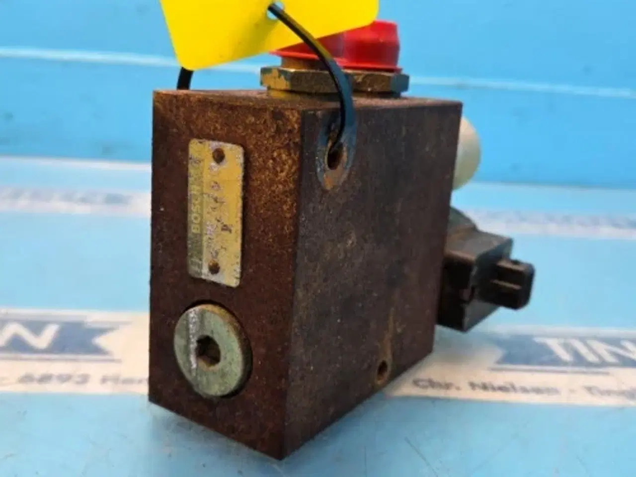 Billede 5 - New Holland TX68 Hydraulikventil 84097019