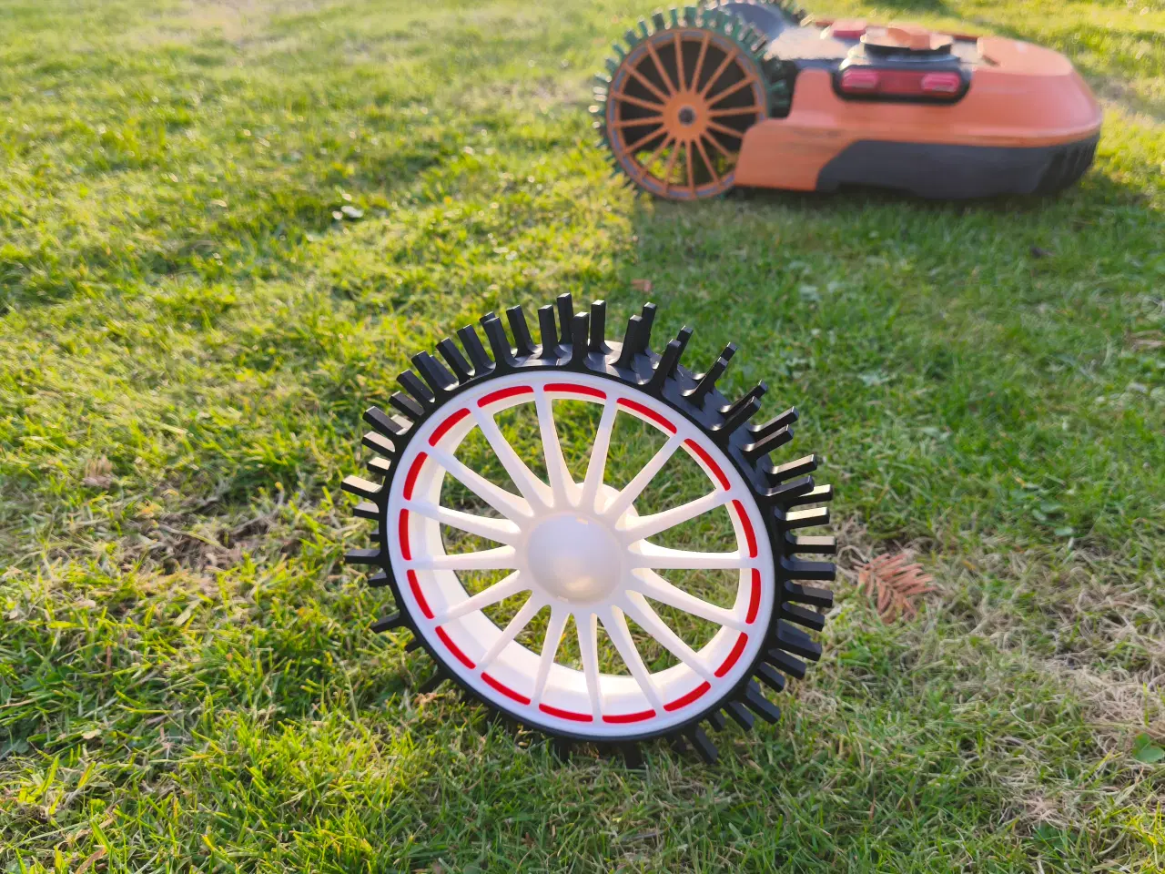 Billede 1 - Hjul til robotplæneklipper 