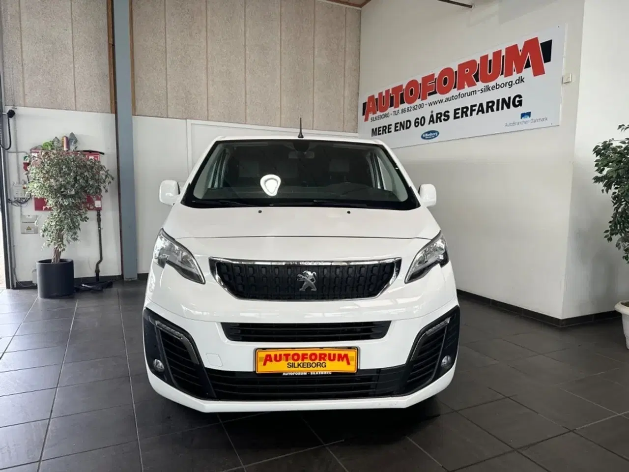 Billede 2 - Peugeot Expert 2,0 BlueHDi 122 L3 Premium Van