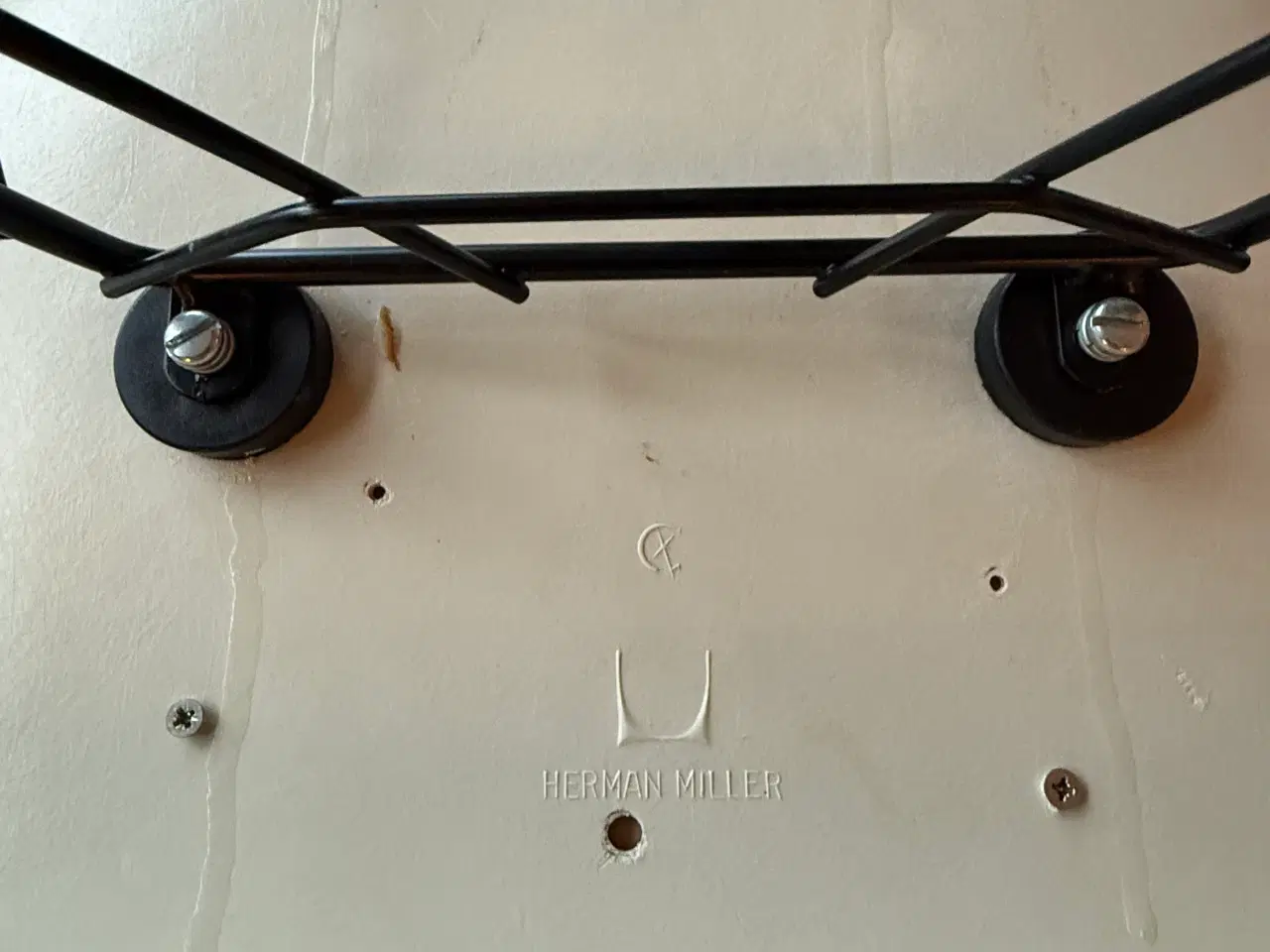 Billede 3 - Eames gyngestol i hvid glasfiber