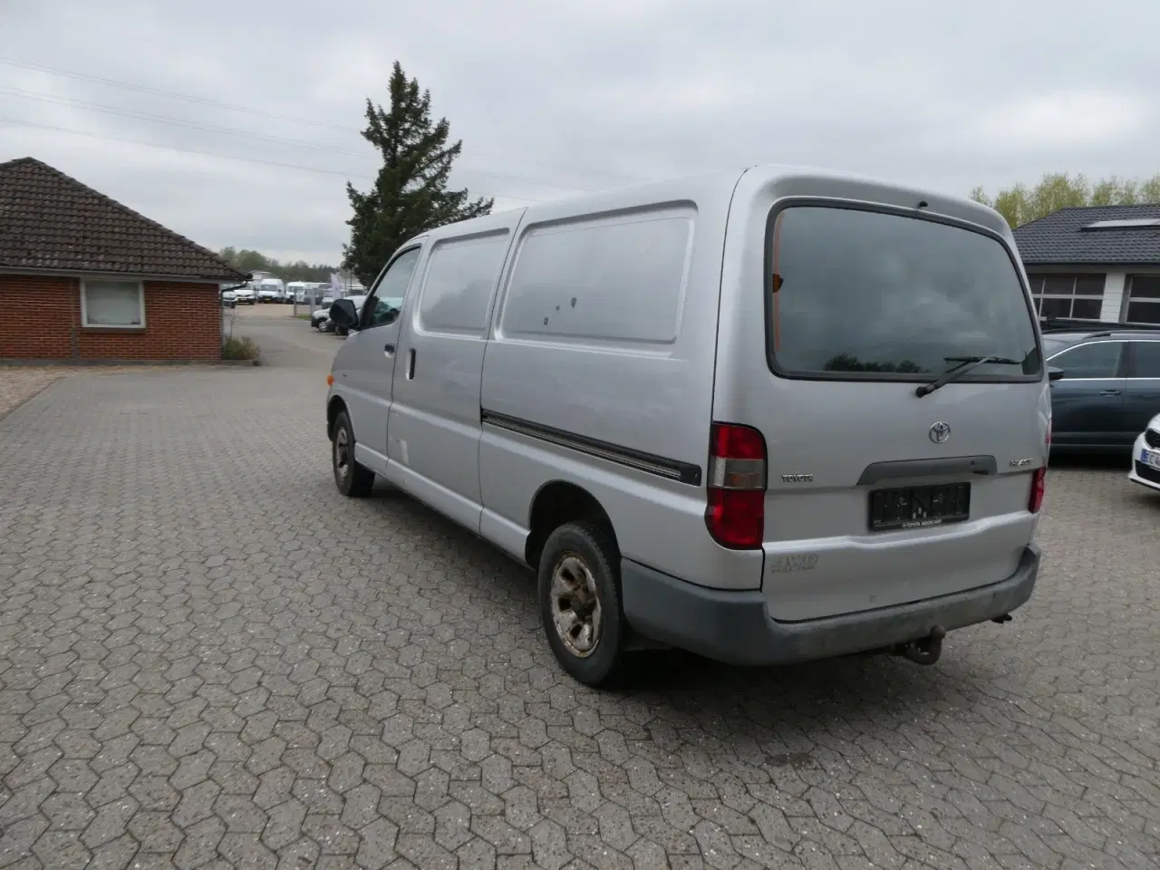 Billede 11 - Toyota HiAce 2,5 D-4D 102 Komfort lang 4x4