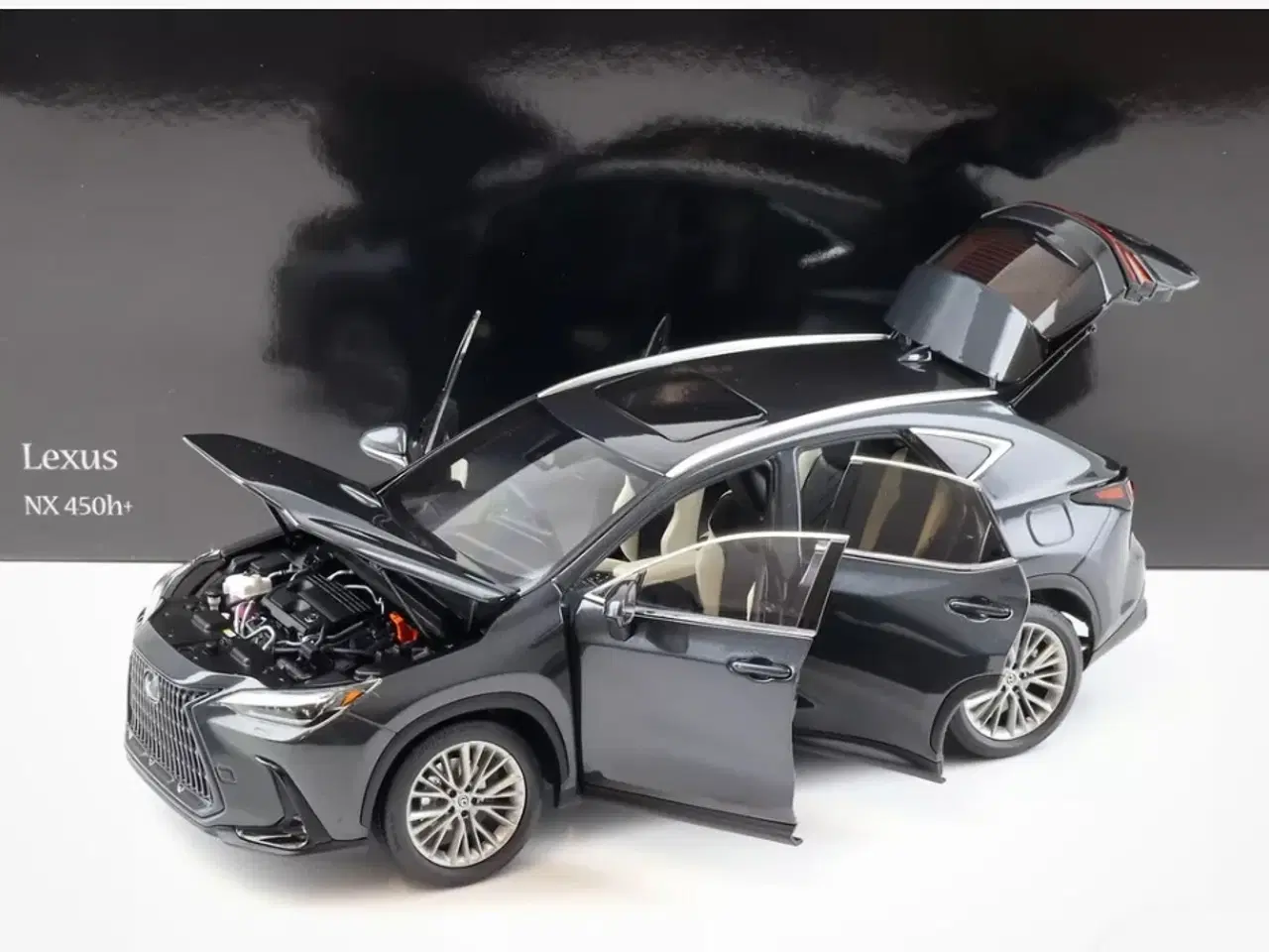 Billede 4 - 1:18 Lexus 450h nx+ 2022