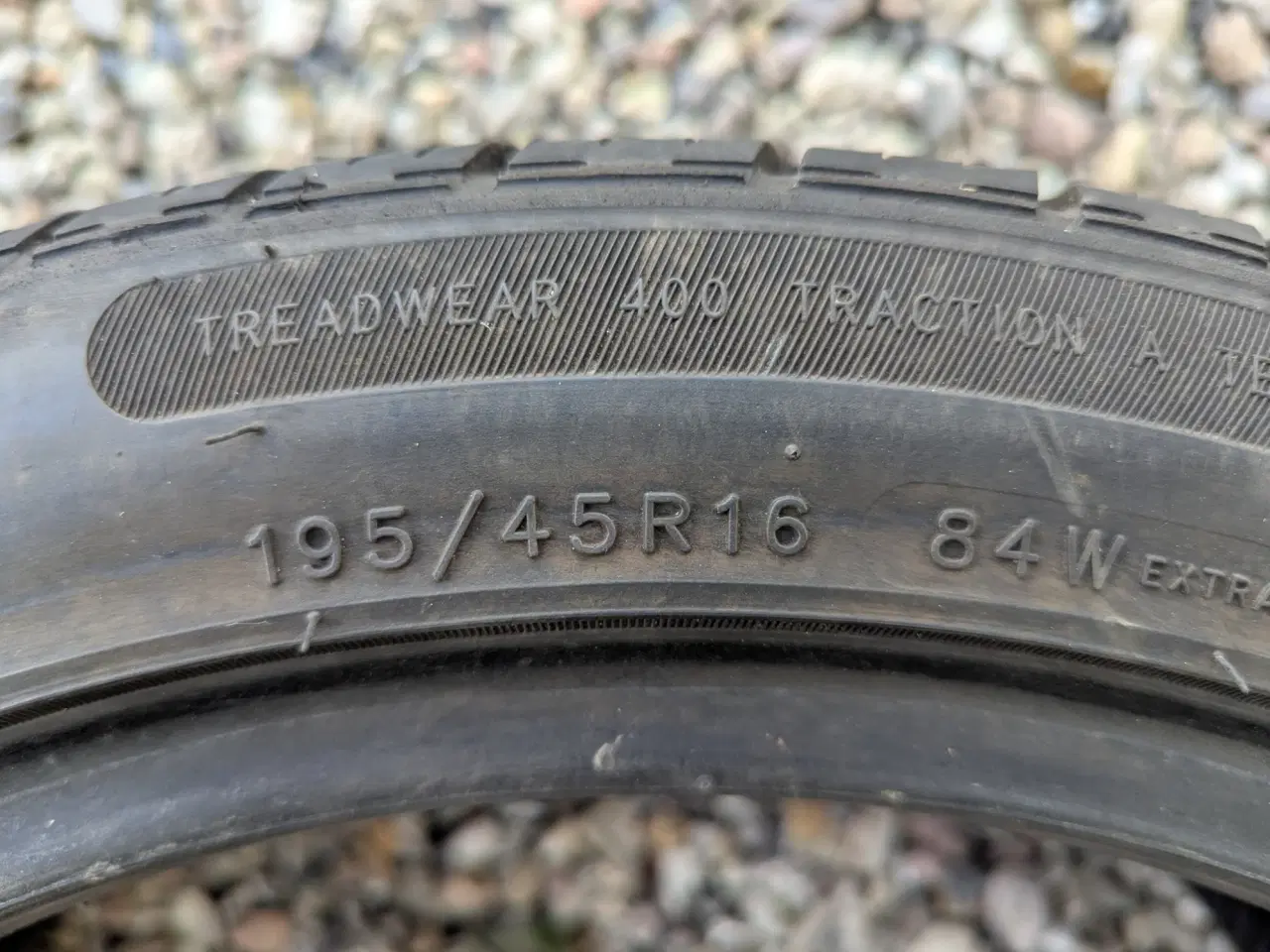 Billede 2 - 195/45-16 dæk