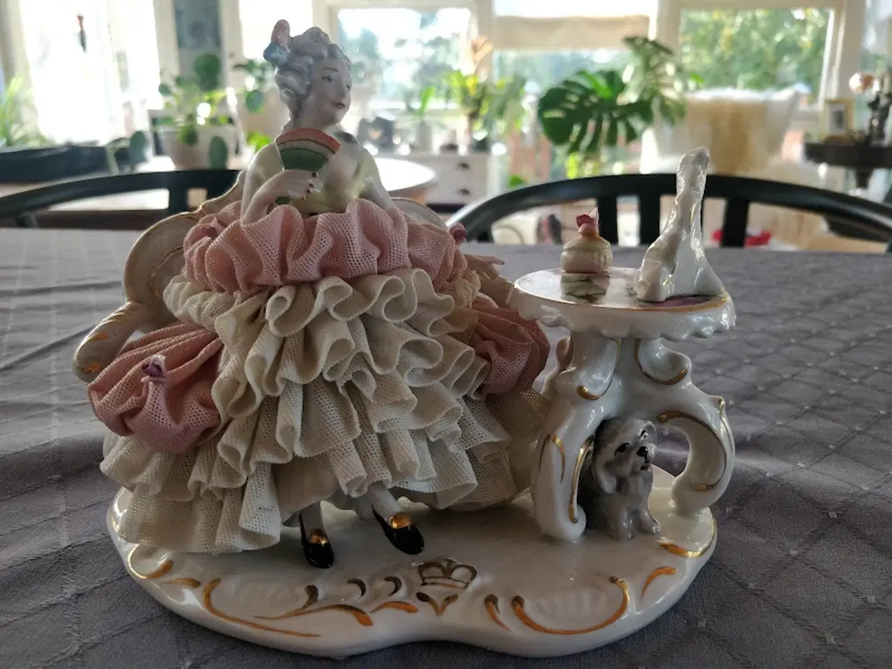 Billede 1 - Smuk Porcelænsfigur fra Dresden