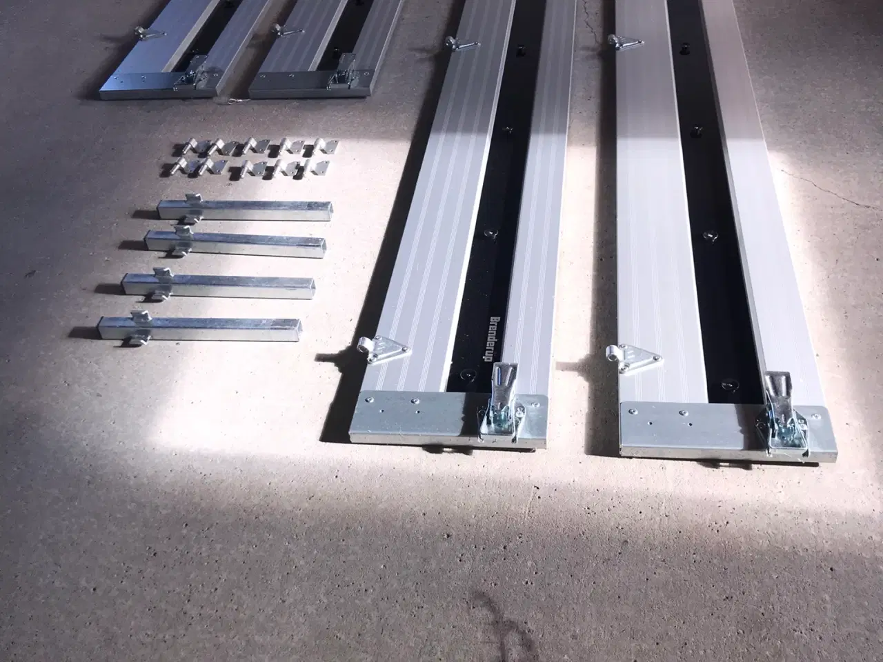 Billede 1 - Nye originale alu sider til Brenderup trailer