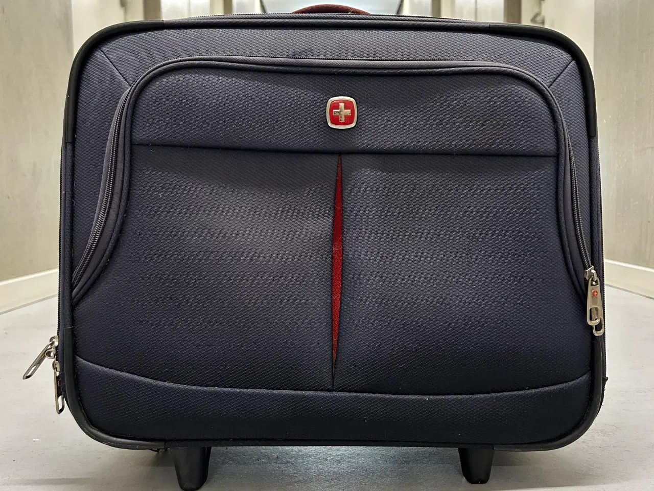 Billede 8 - Super lækker Wenger Swiss Gear Rullekuffert!