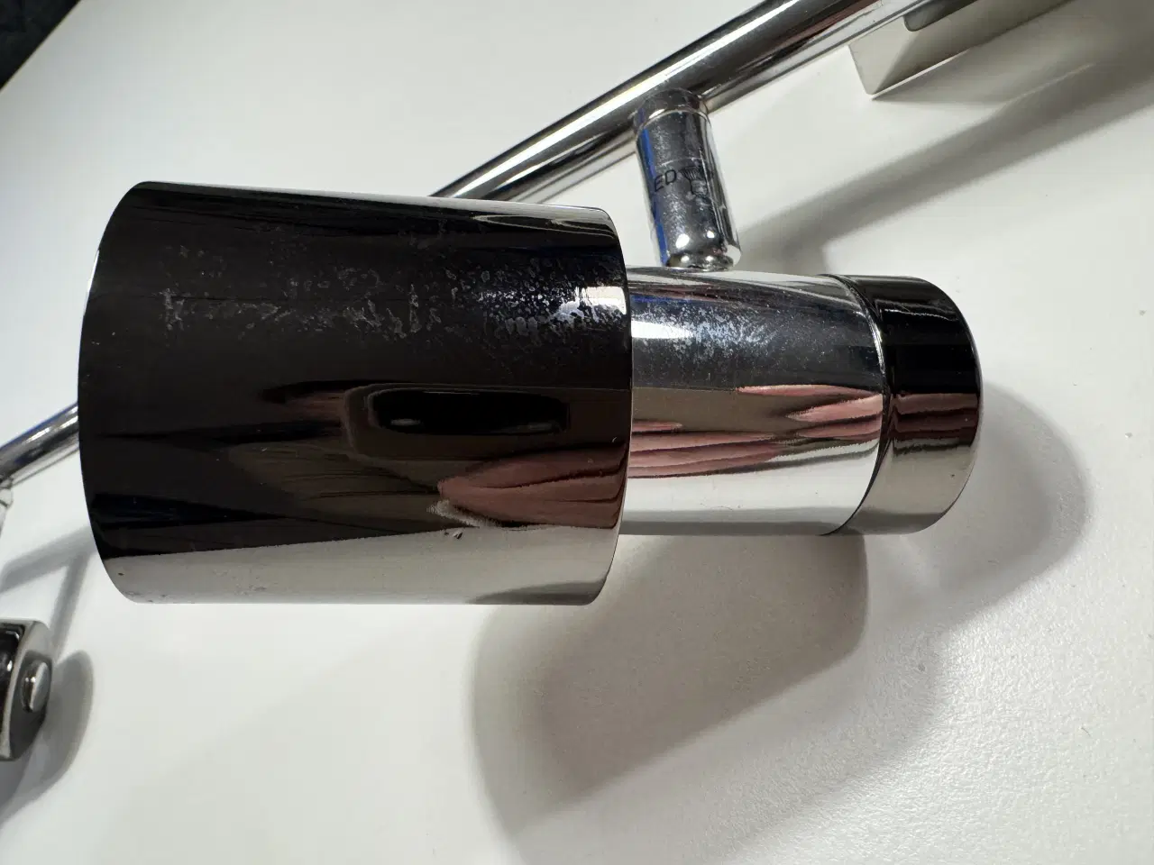 Billede 4 - Spotlight lampe med 4 lamper i krom og sort