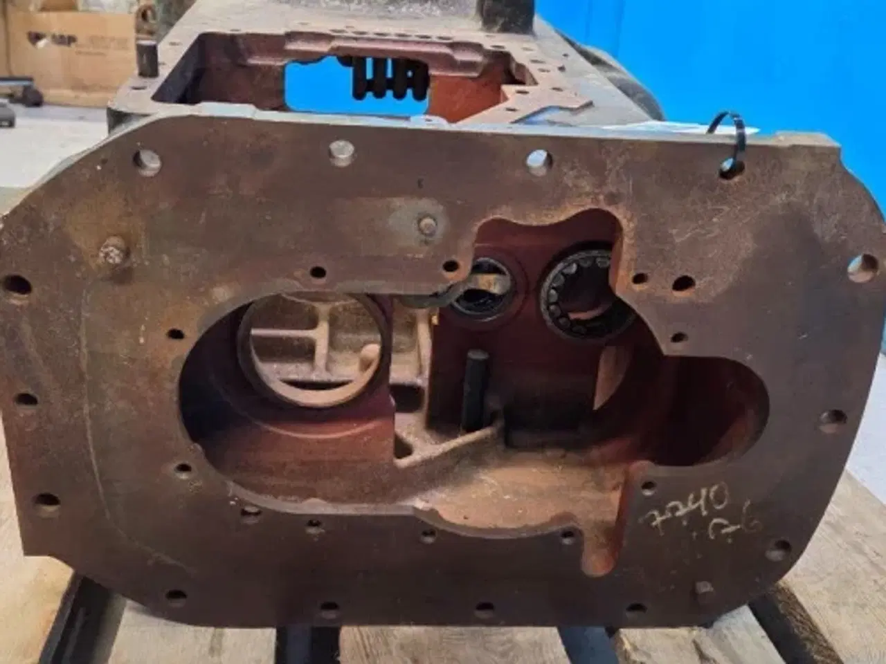 Billede 11 - Ford 7740 Gearkassehus F0NN7005AH