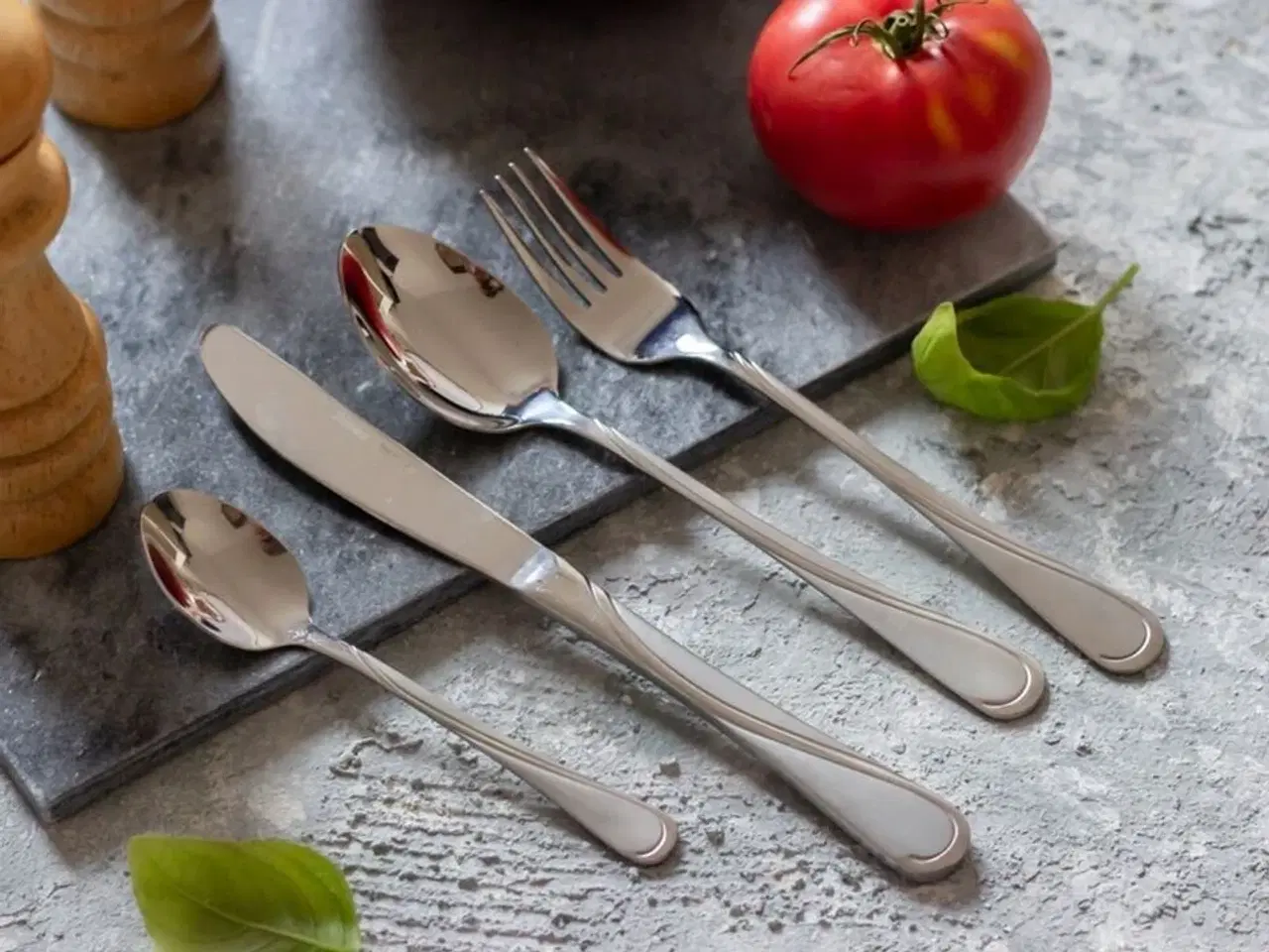 Billede 2 - Bestiksæt, 72 dele udført i rustfrit stål