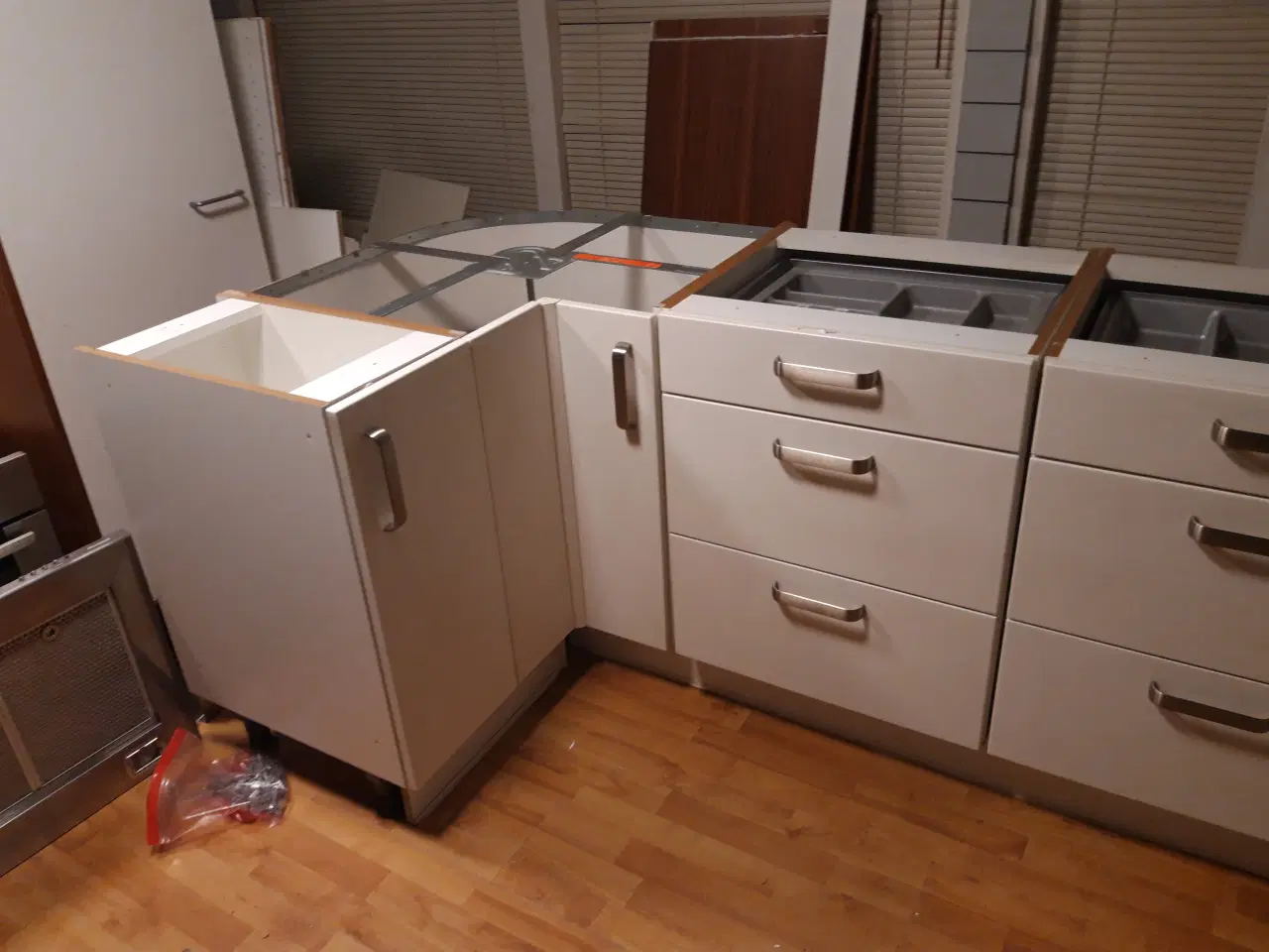 Billede 8 - Flot hvid køkken sælges