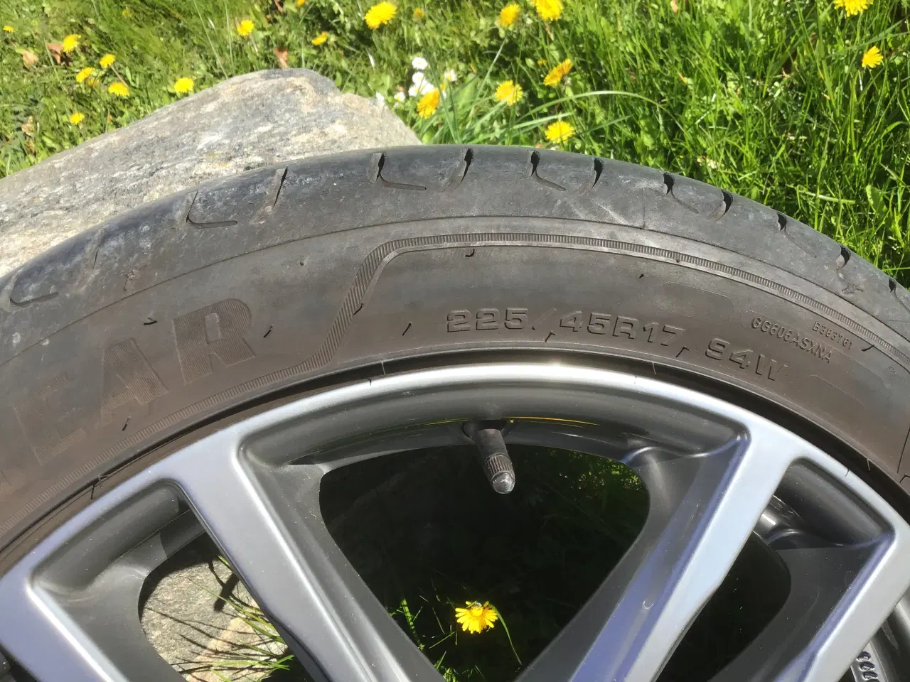 Billede 4 - Alu fælge med goodyear til VW Golf,Seat 17” 225/45