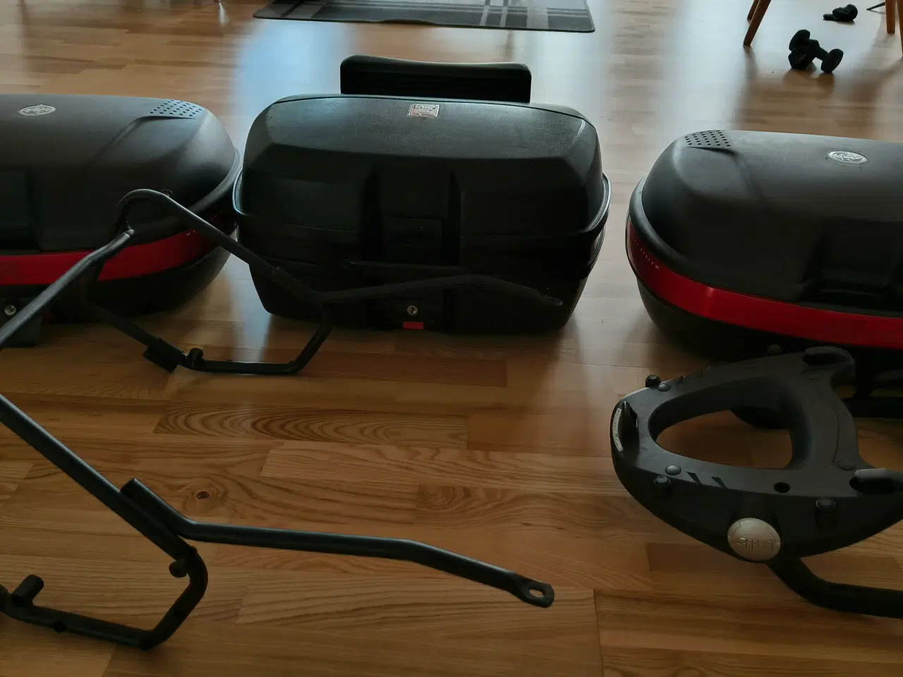 Billede 4 - GIVI beslag, topboks og sidetasker til VFR 800