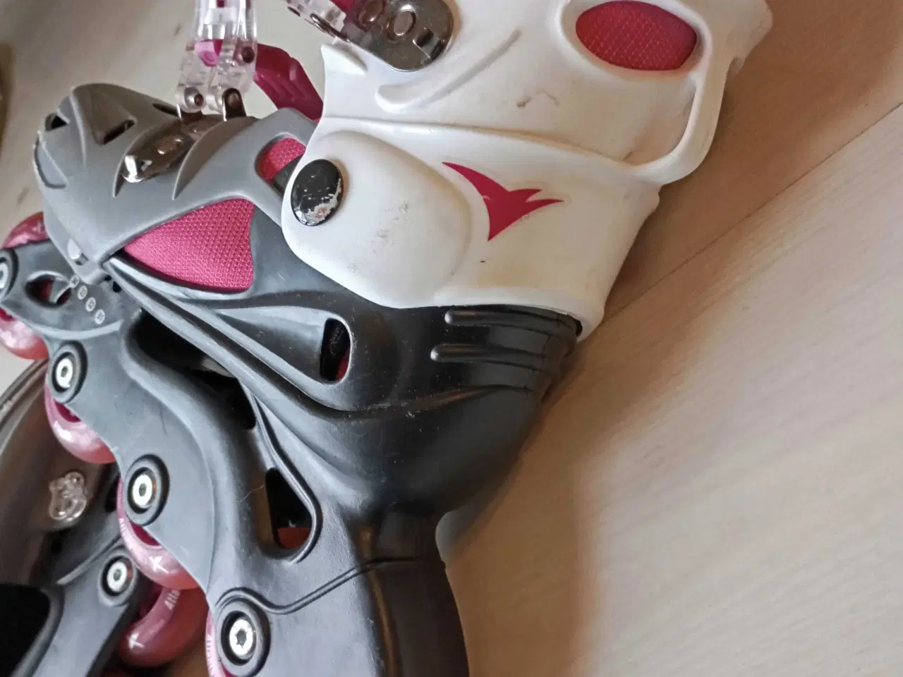 Billede 11 - Børne skøjter inliners. Str. 31-34.