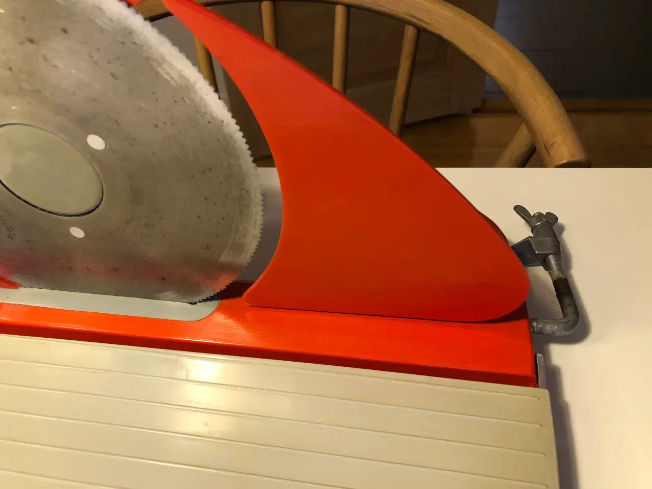 Billede 8 - EVA Brødskærer i rød med grå side