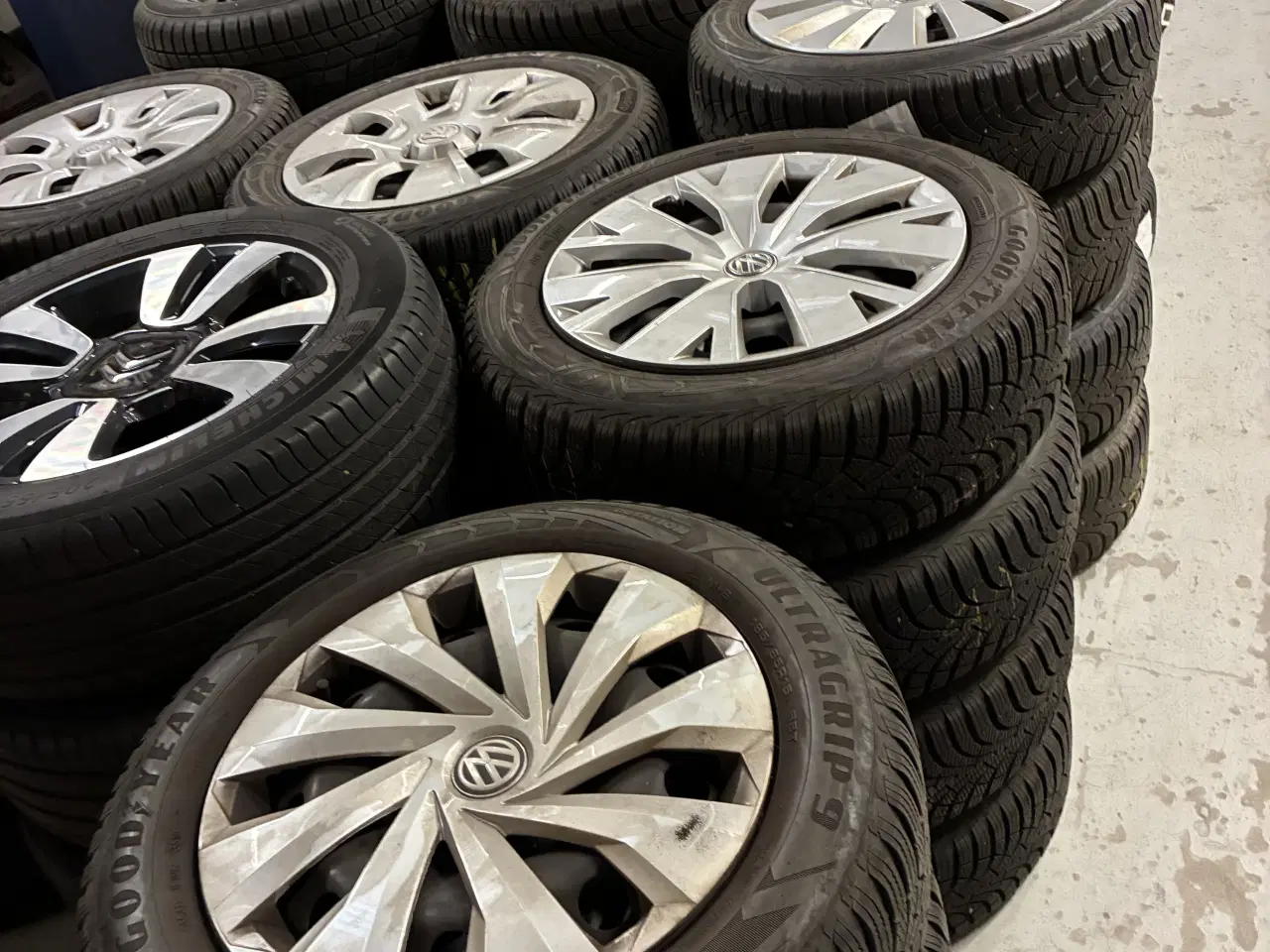 Billede 1 - Fælge med dæk