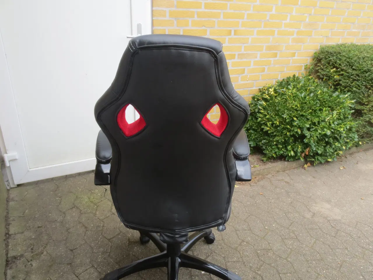 Billede 3 - 1 stk Gamerstol med sort læder 