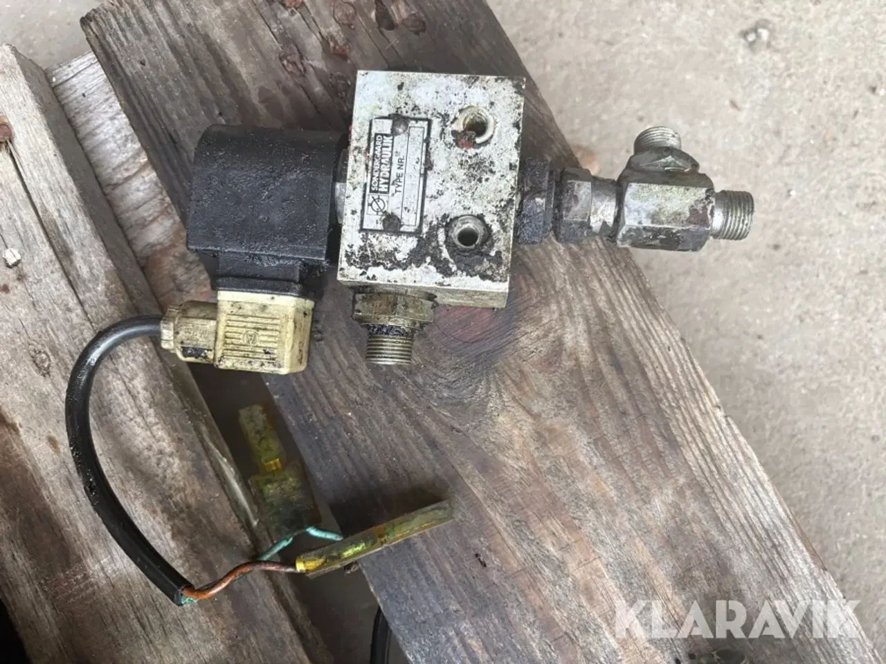 Billede 11 - Hydraulikblok Danfoss 6x2 +2 med 2 joystick