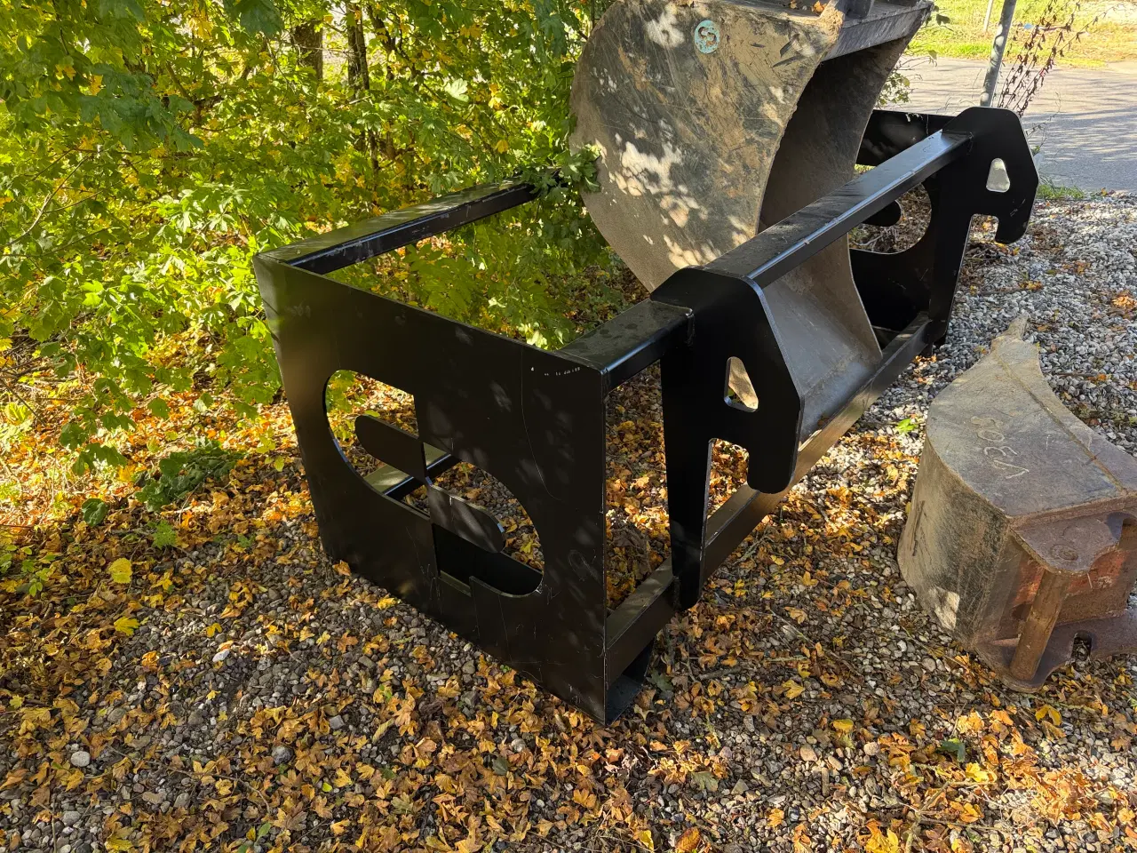Billede 1 - Næsten nyt skovlstativ 