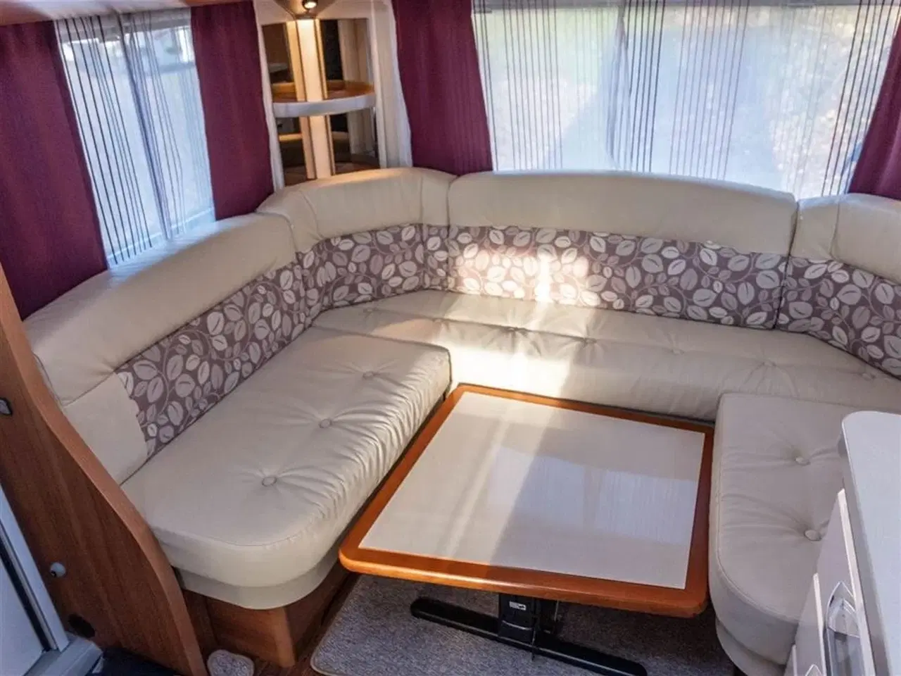 Billede 4 - 2013 - Hobby Excellent 460 UFe Lys og rummelig vogn med solceller og lav totalvægt