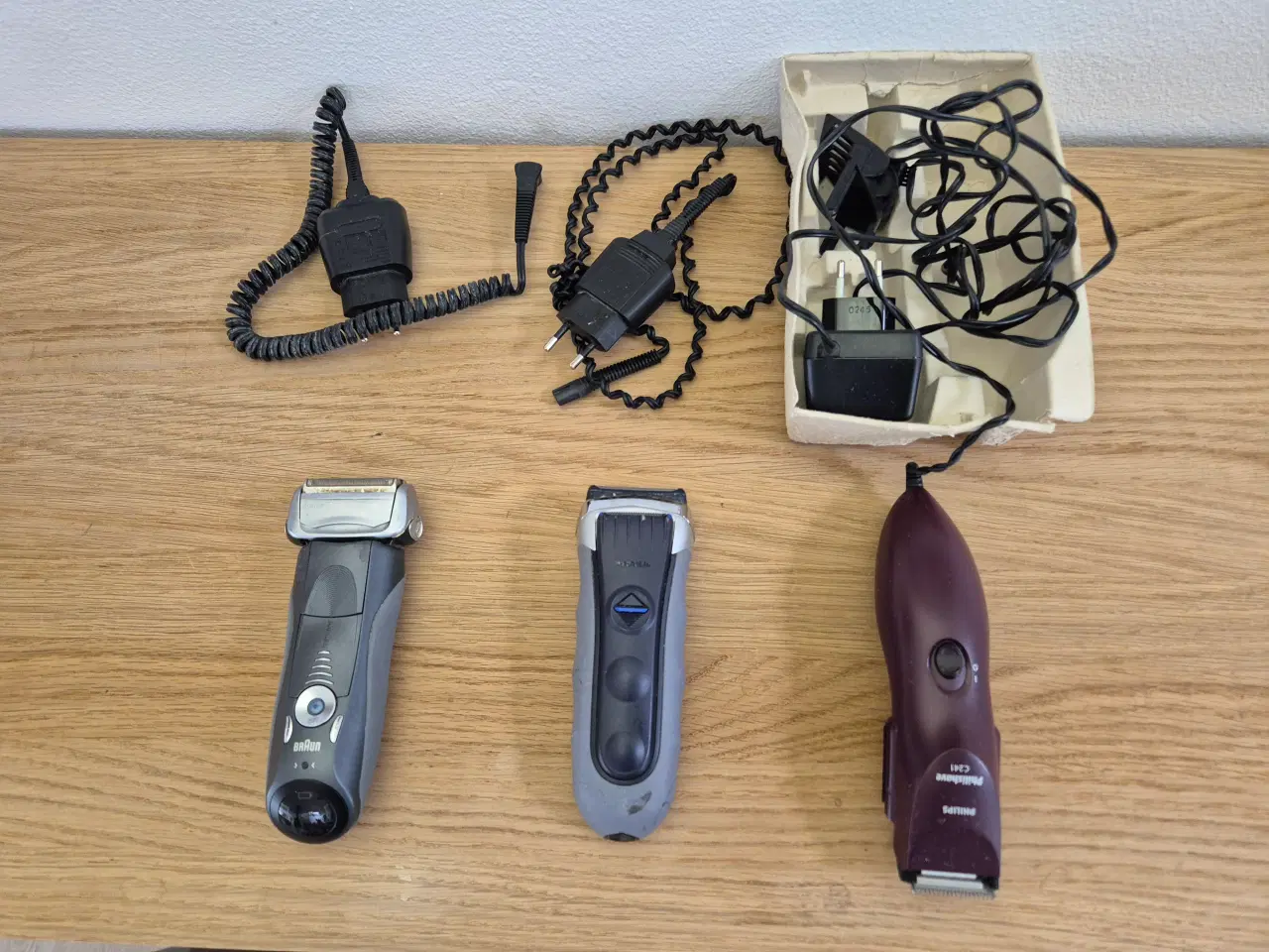 Billede 1 - Barbermaskiner 2 stk Braun samt Philips Trimmer C2