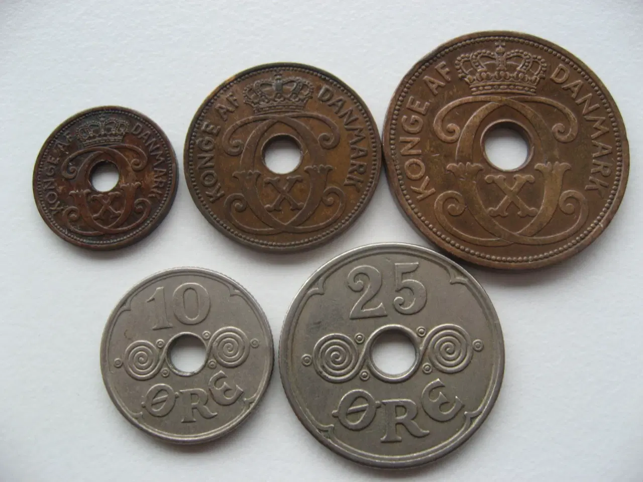 Billede 2 - Færøerne Komplet sæt 1941 U/Hjerte 1,2,5,10,25 øre