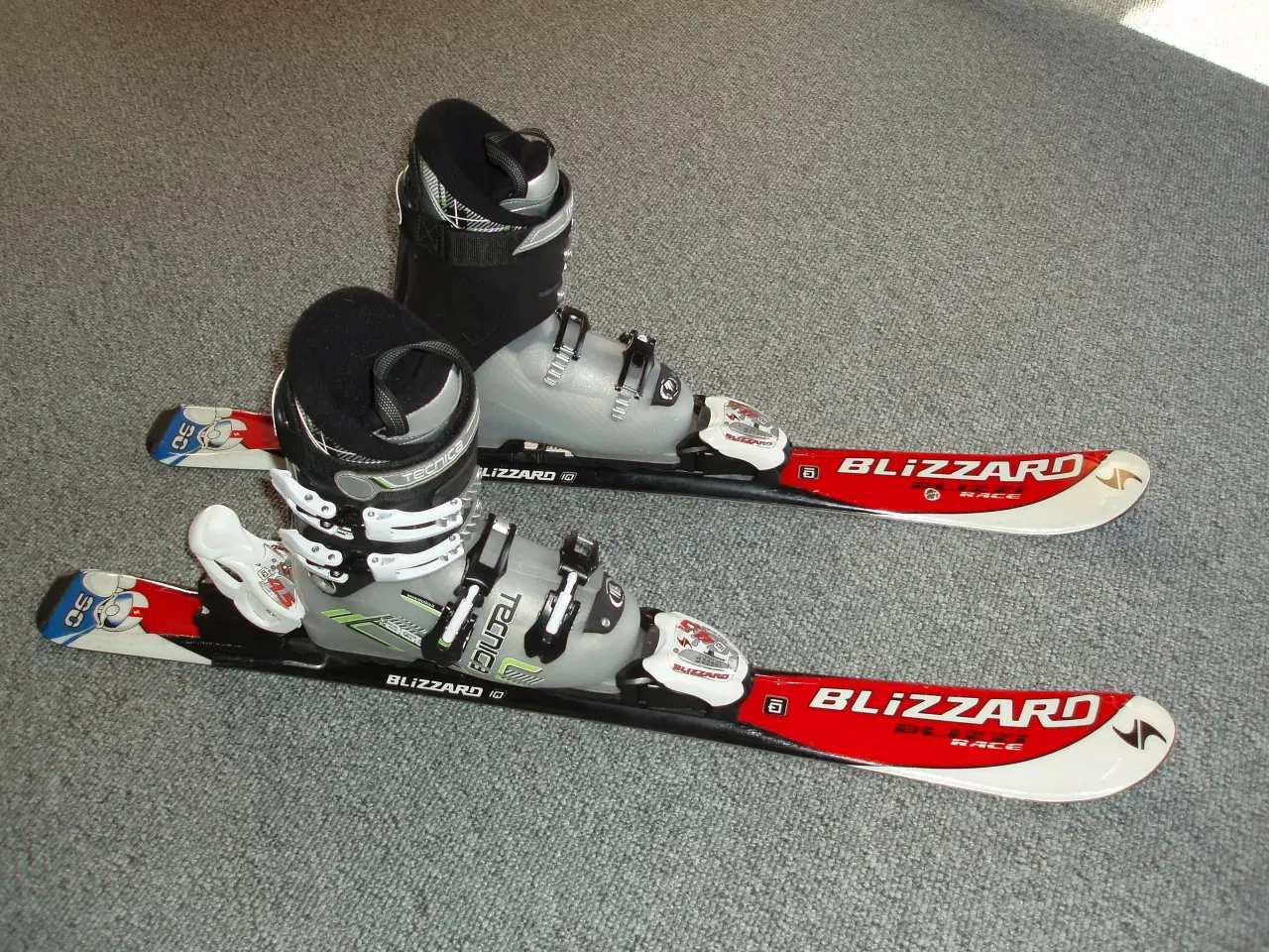 Billede 1 - Børne ski 90 cm med støvler 22,5 cm.