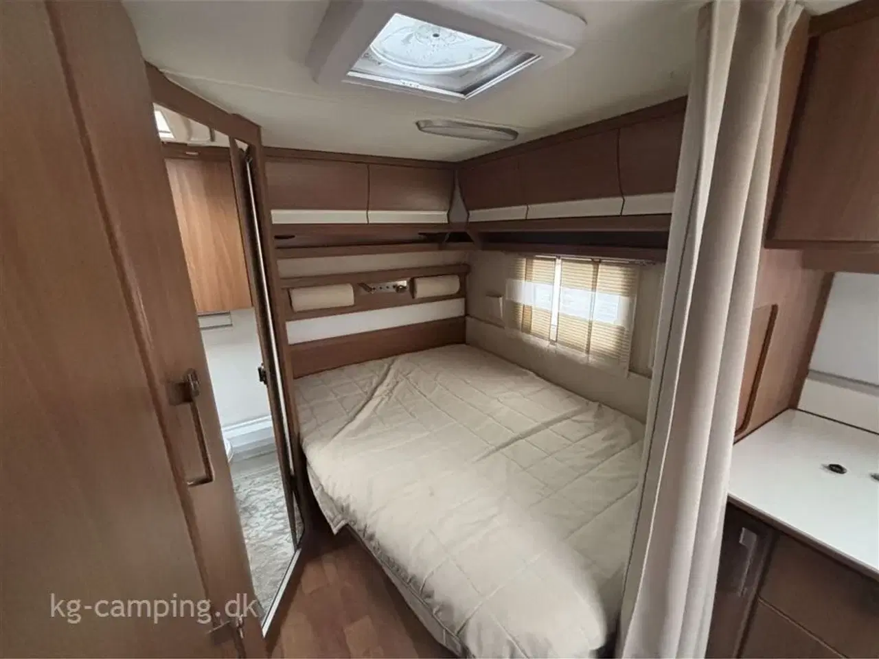 Billede 5 - 2014 - Kabe Royal IMPERIAL 560 XL KS   Kabe top model med Markise - Mover - Solcelle - Inverter - Fortelt mm.