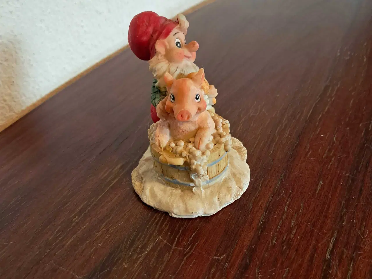 Billede 4 - Nisse med gris i bad