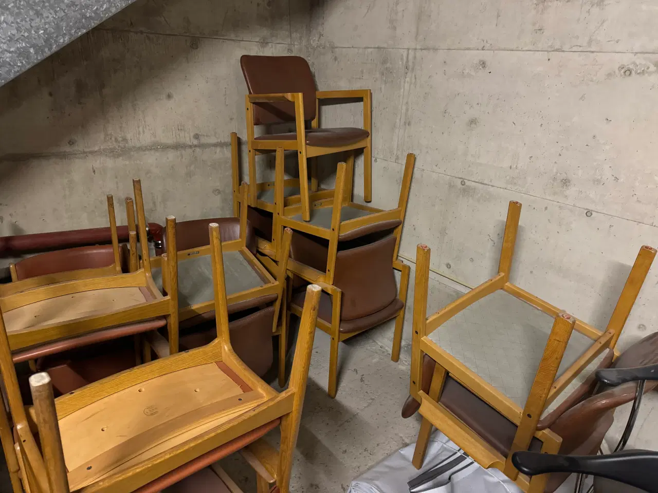 Billede 4 - Ældre stole fra 1970'erne til salg 