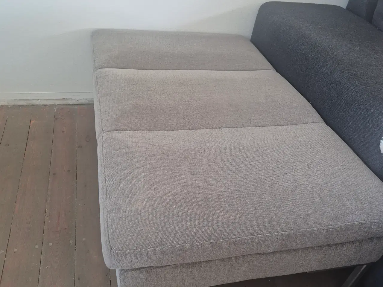 Billede 4 - Sofa med chaiselong og puff