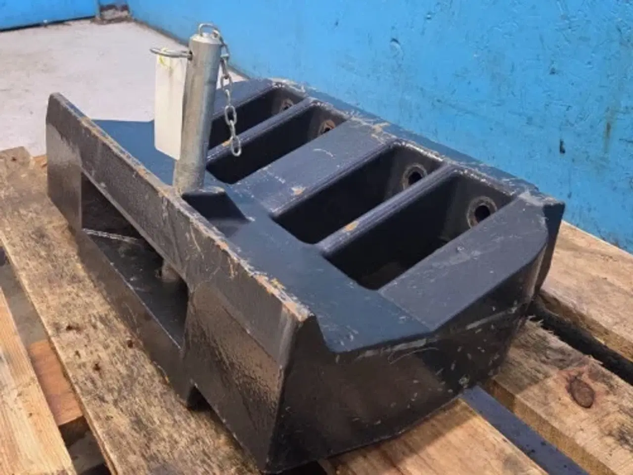 Billede 7 - Case Maxxum 145 Frontvægt Holder 82031499