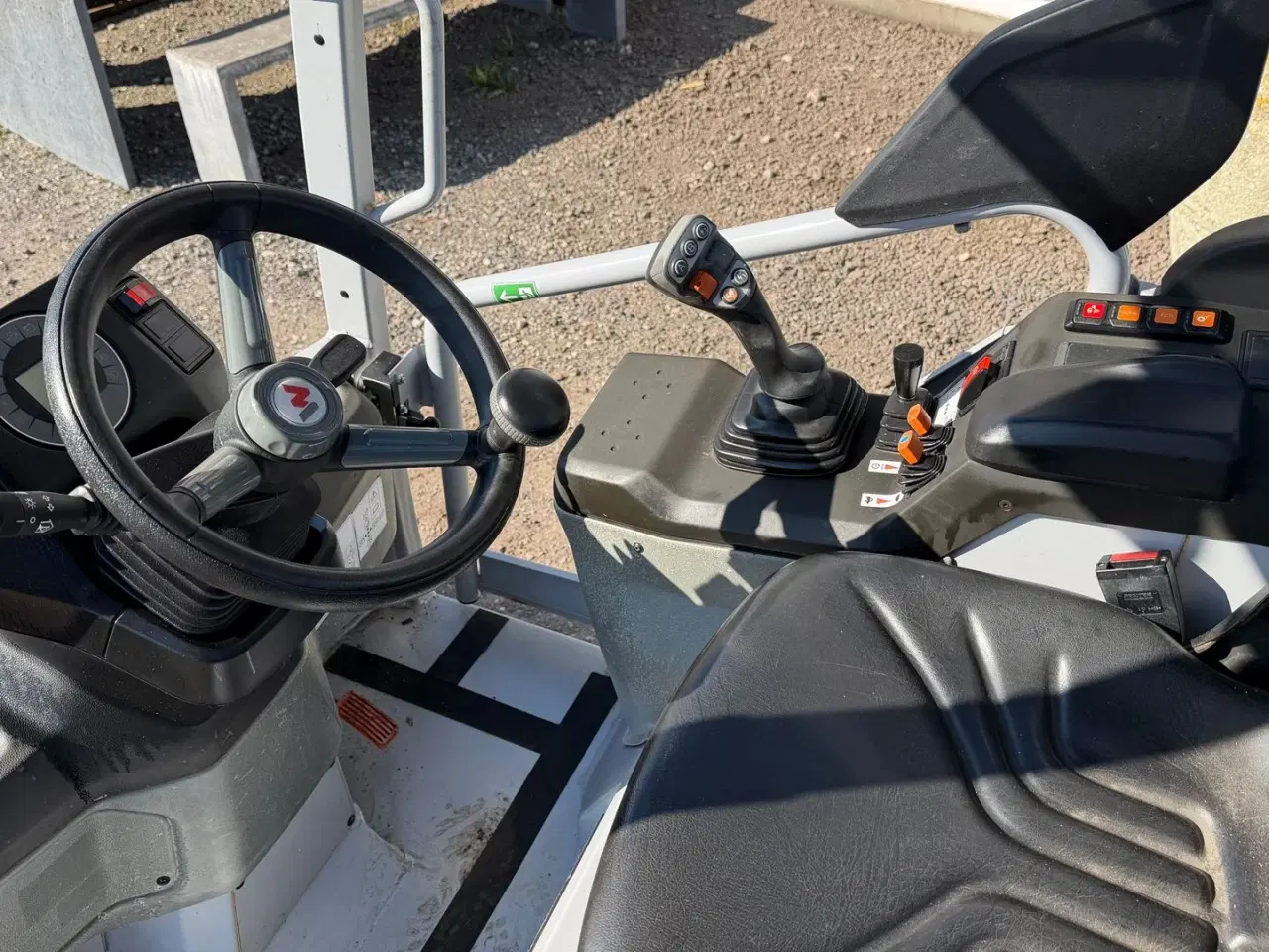 Billede 11 - Weidemann 1390 Kun 300 timer, 45 HK Yanmar motor