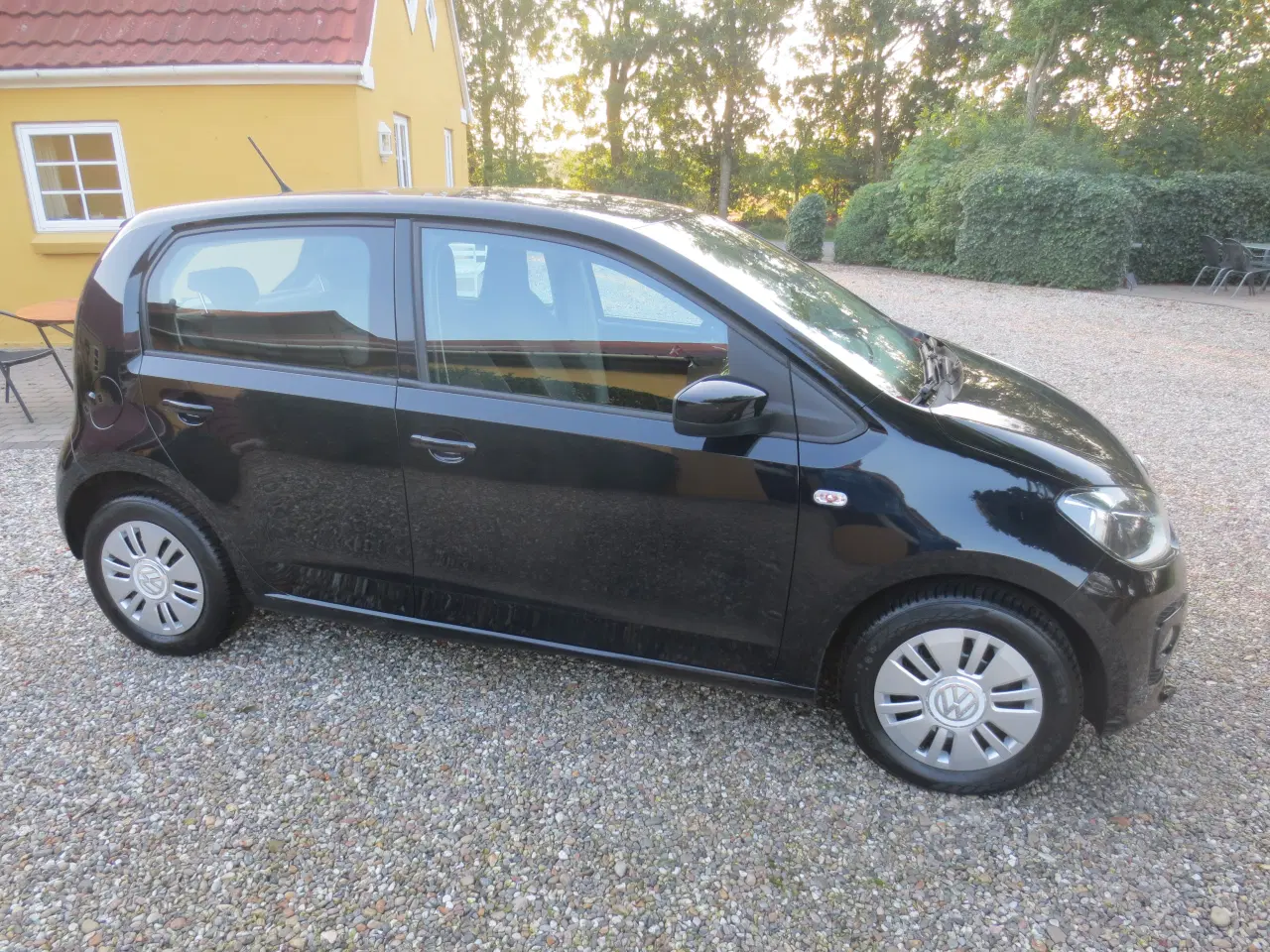 Billede 2 - VW Up ! 1.0 i 5 D. År 2015. Km 116..