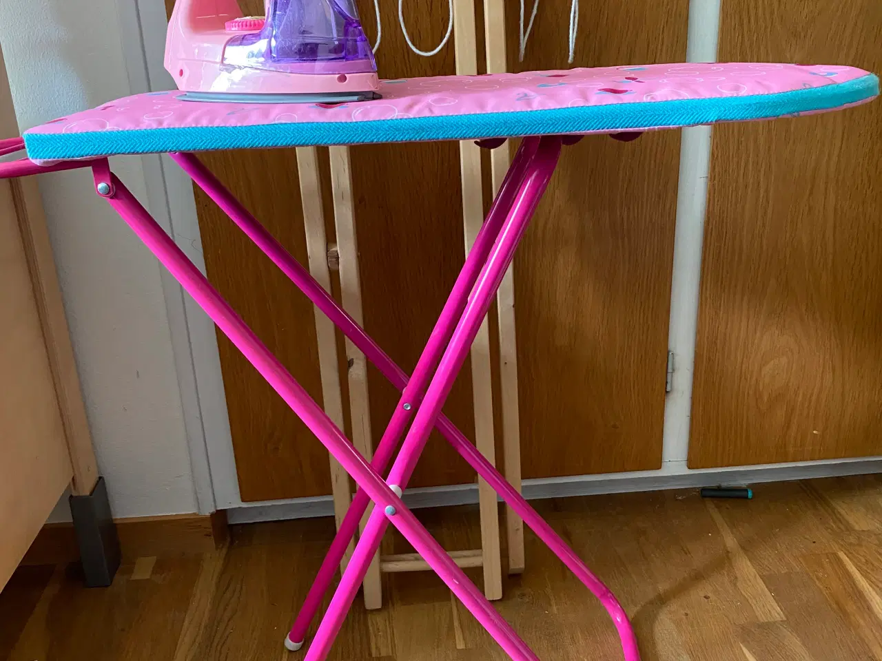 Billede 1 - Lege strygebræt og tørrestativ 
