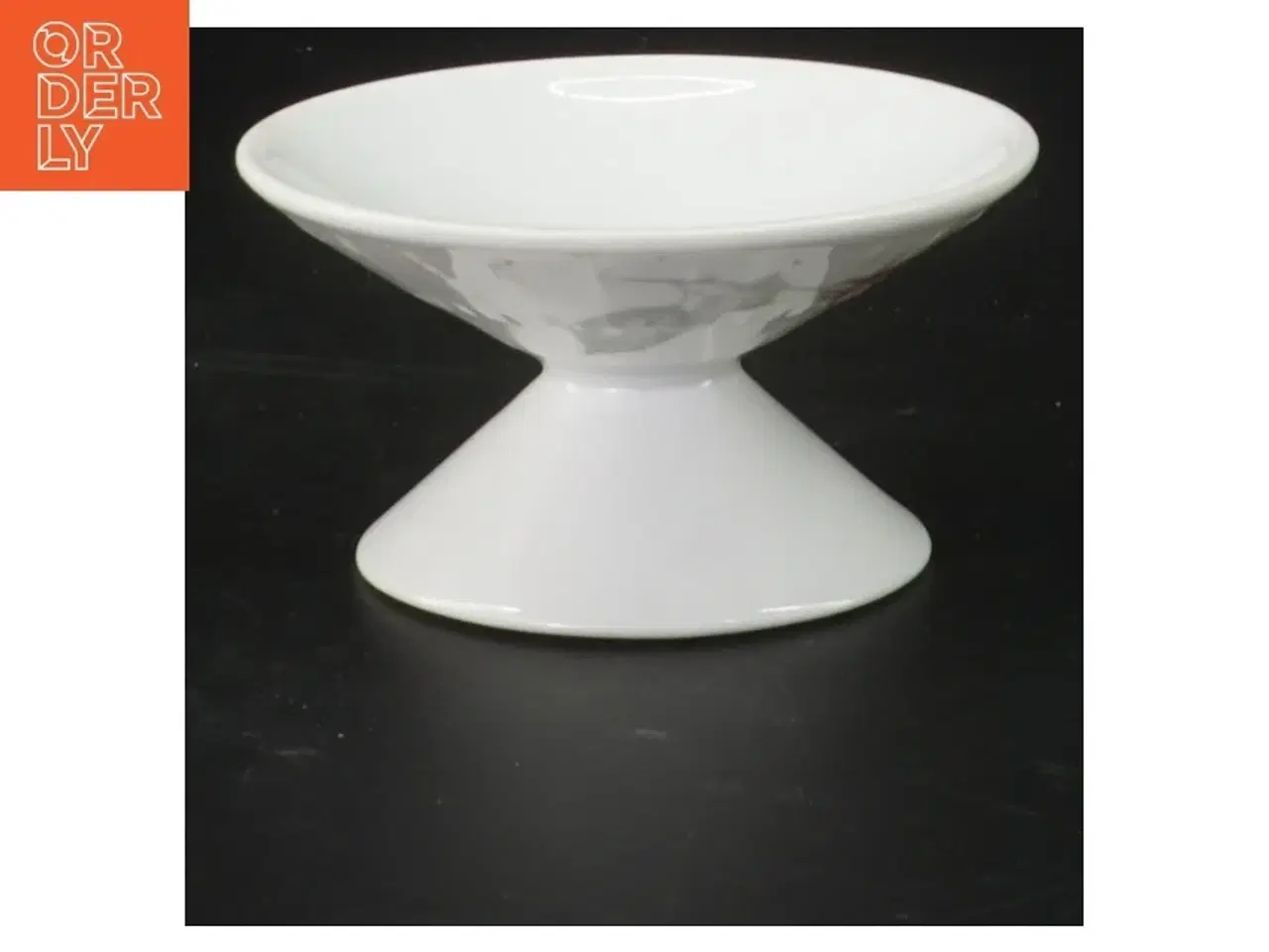 Billede 2 - Lysestage i porcelæn med rosemotiv fra Hutschenreuther (str. Ø 9 cm)