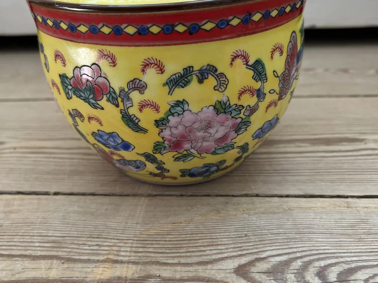Billede 2 - Kinesisk gul krukke med låg