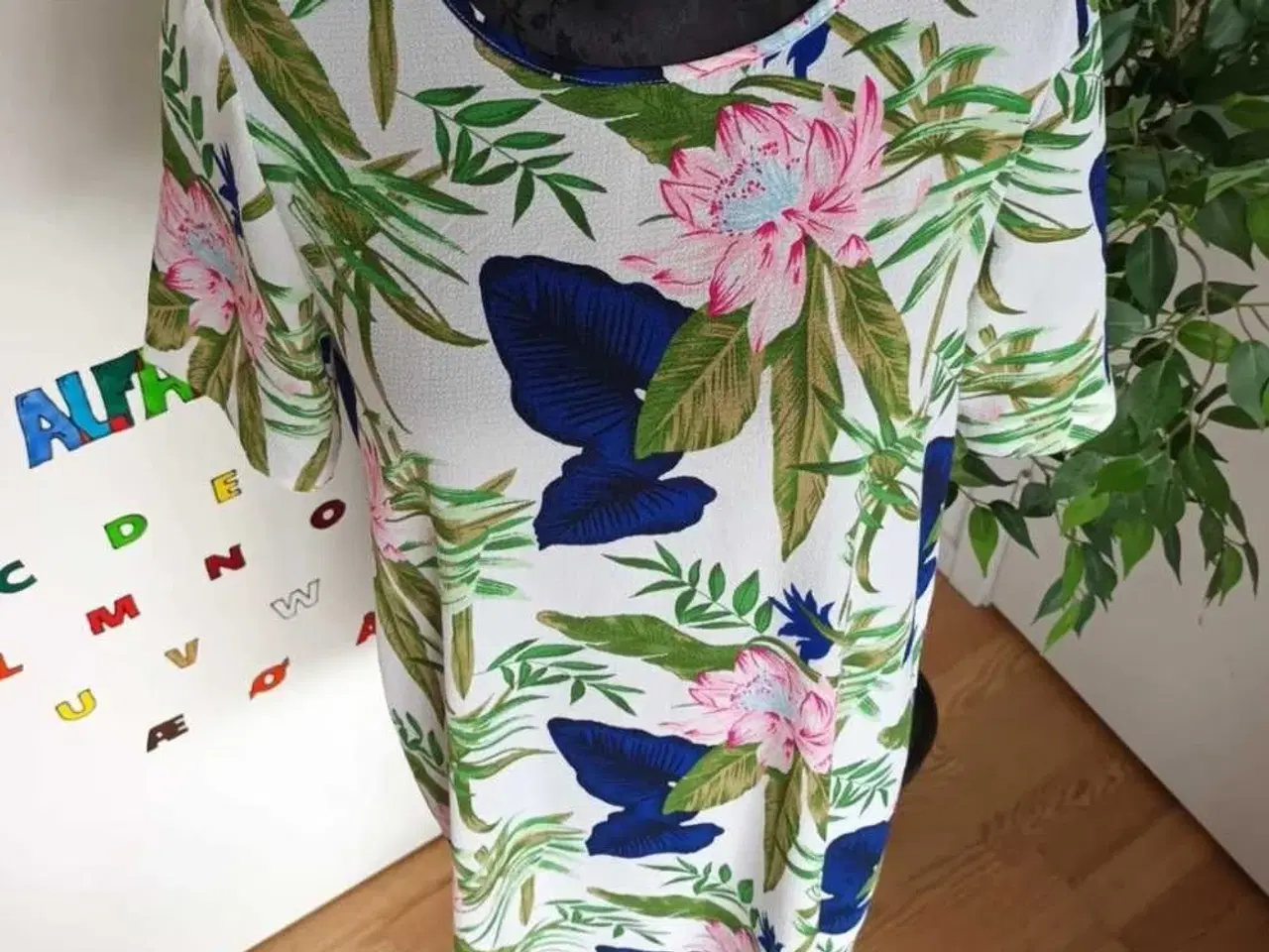 Billede 2 - Kjole. Only. Medium/38