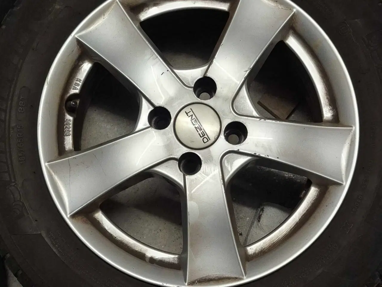 Billede 1 - Alufælge med dæk