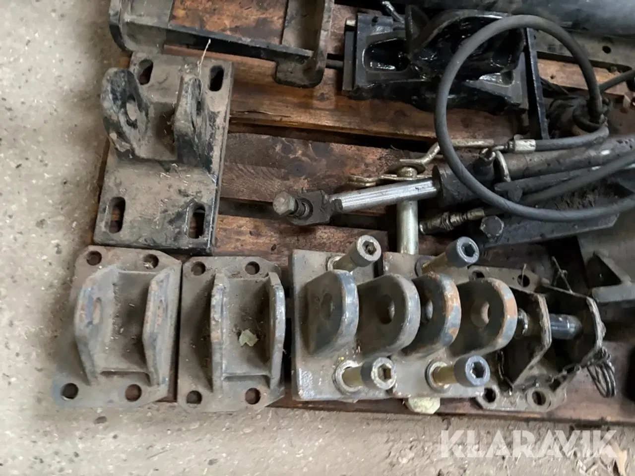 Billede 3 - Reservedele New Halland assorteret