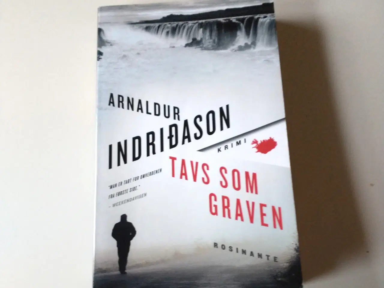 Billede 1 - Tavs som graven. Af Arnaldur Indriðason