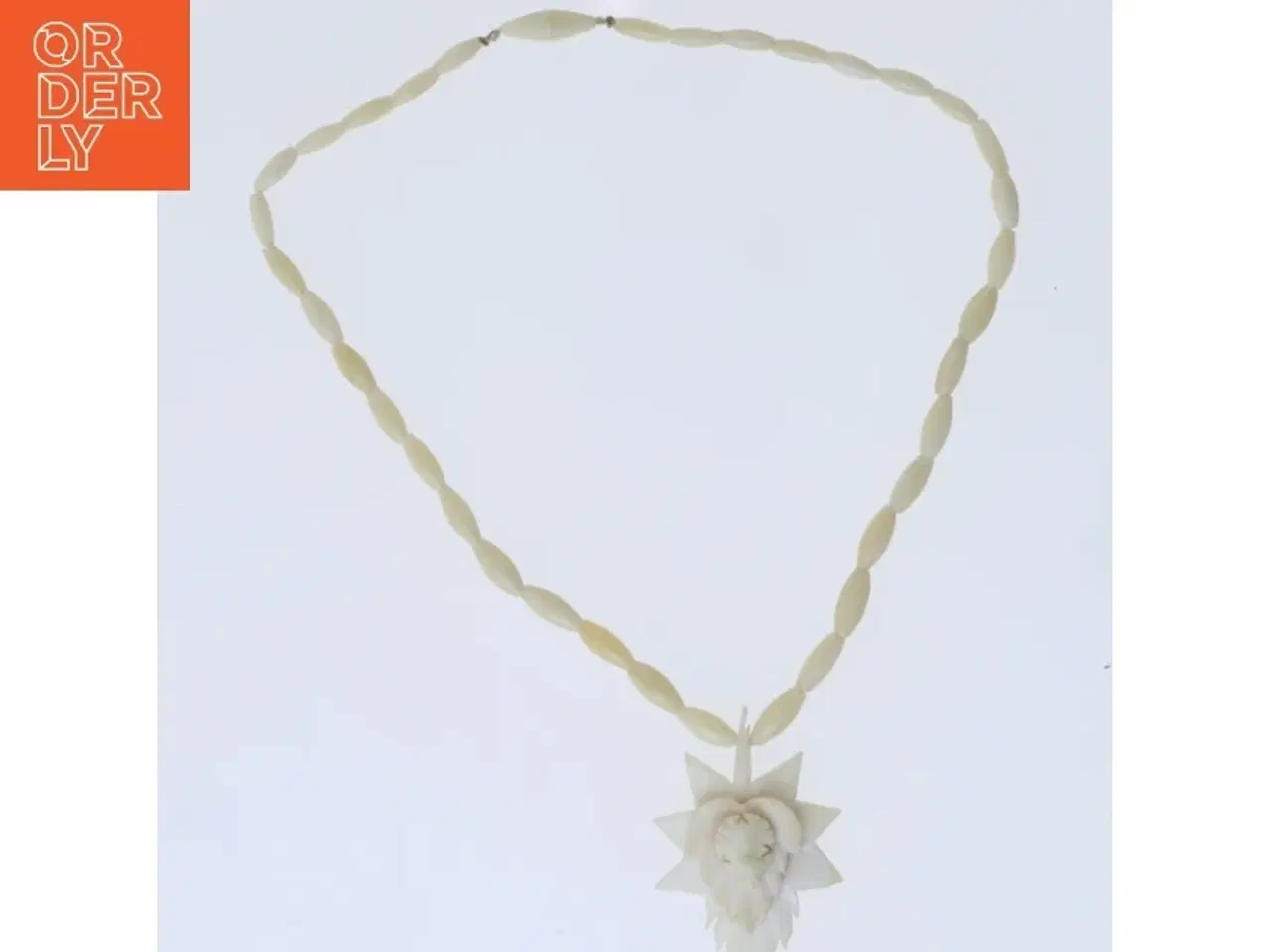 Billede 1 - Halskæde med vedhæng (str. 40 cm)