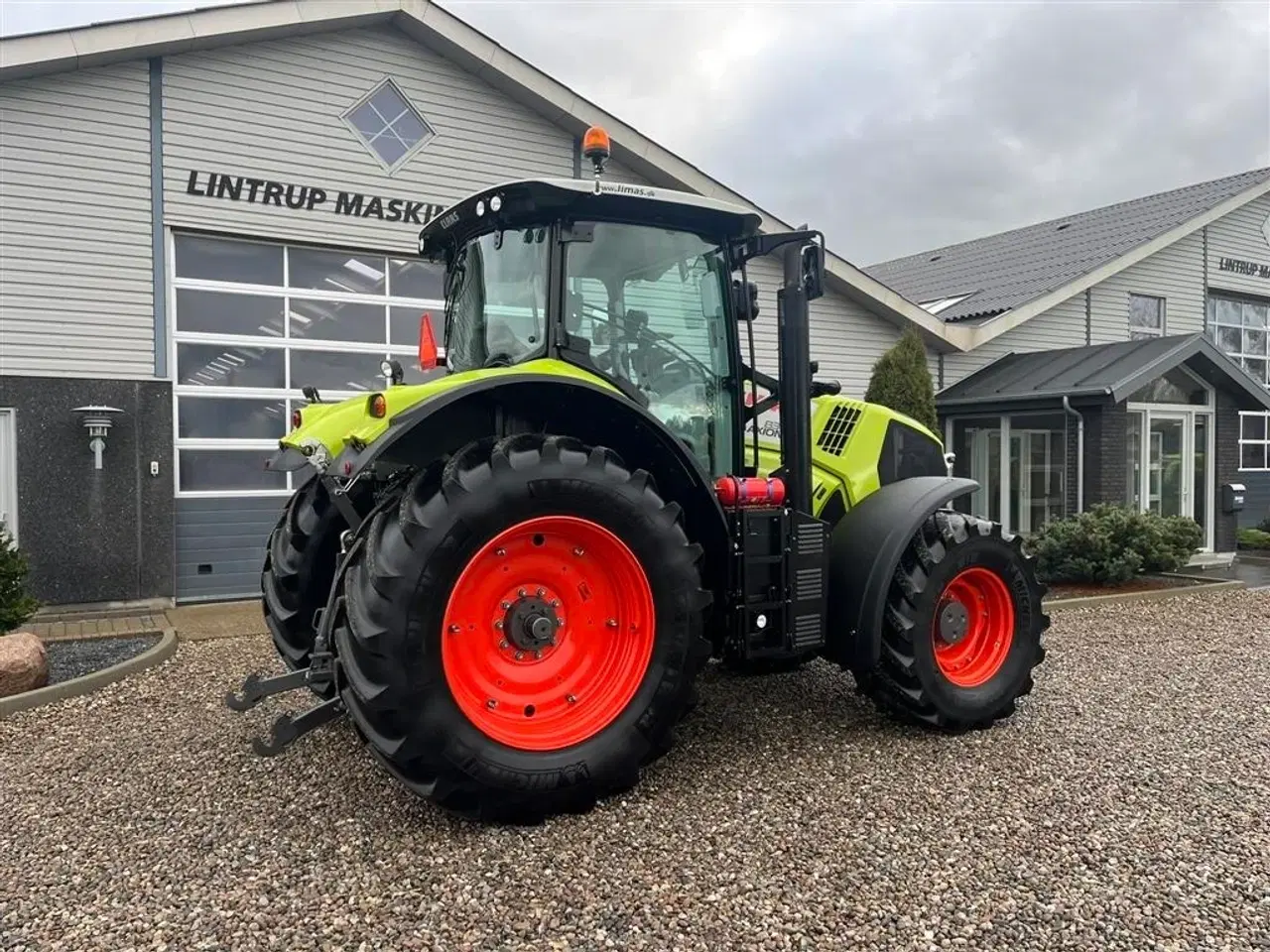 Billede 13 - CLAAS Axion 830 med frontlift og front PTO