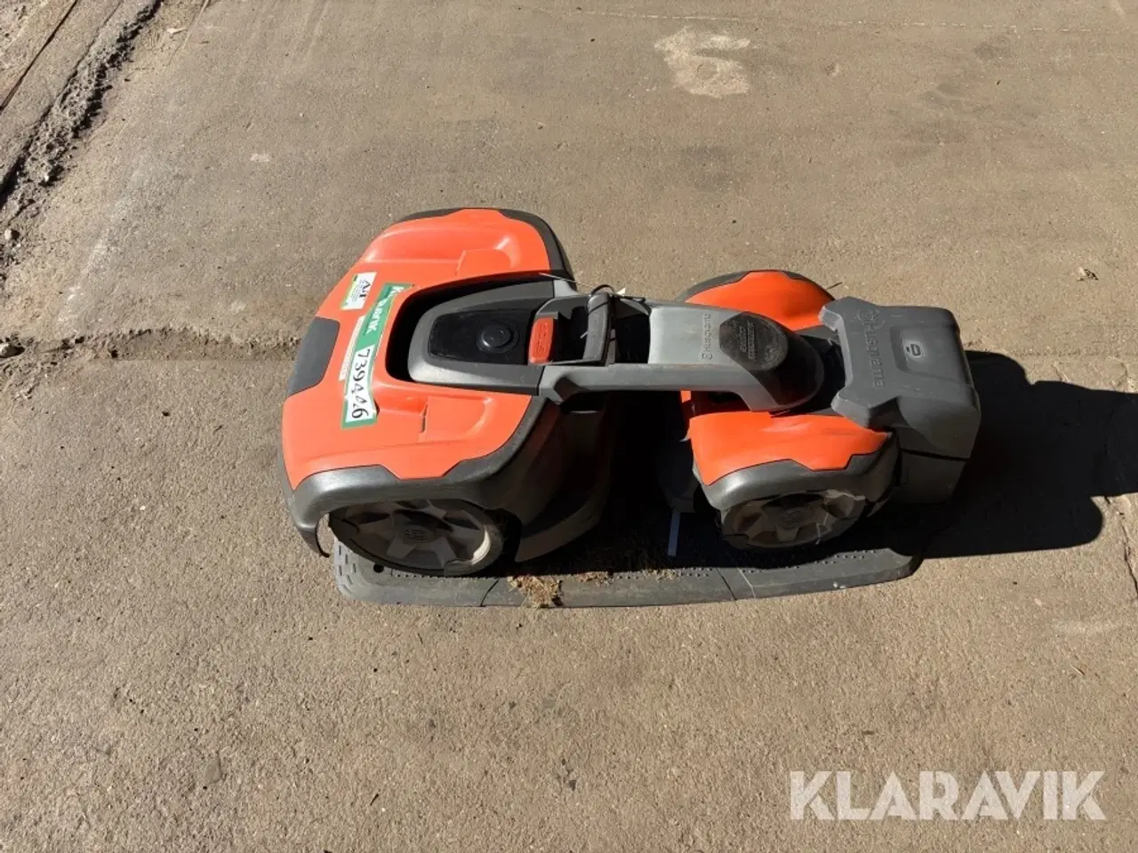 Billede 2 - Robot plæneklipper Husqvarna 535 knækstyret med ladestation