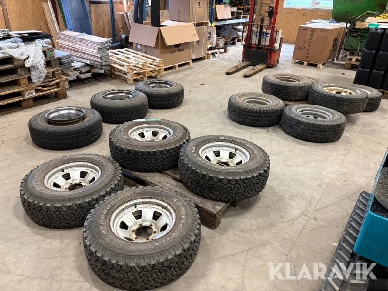 Billede 1 - 4x4 fælge med dæk - 13 stk