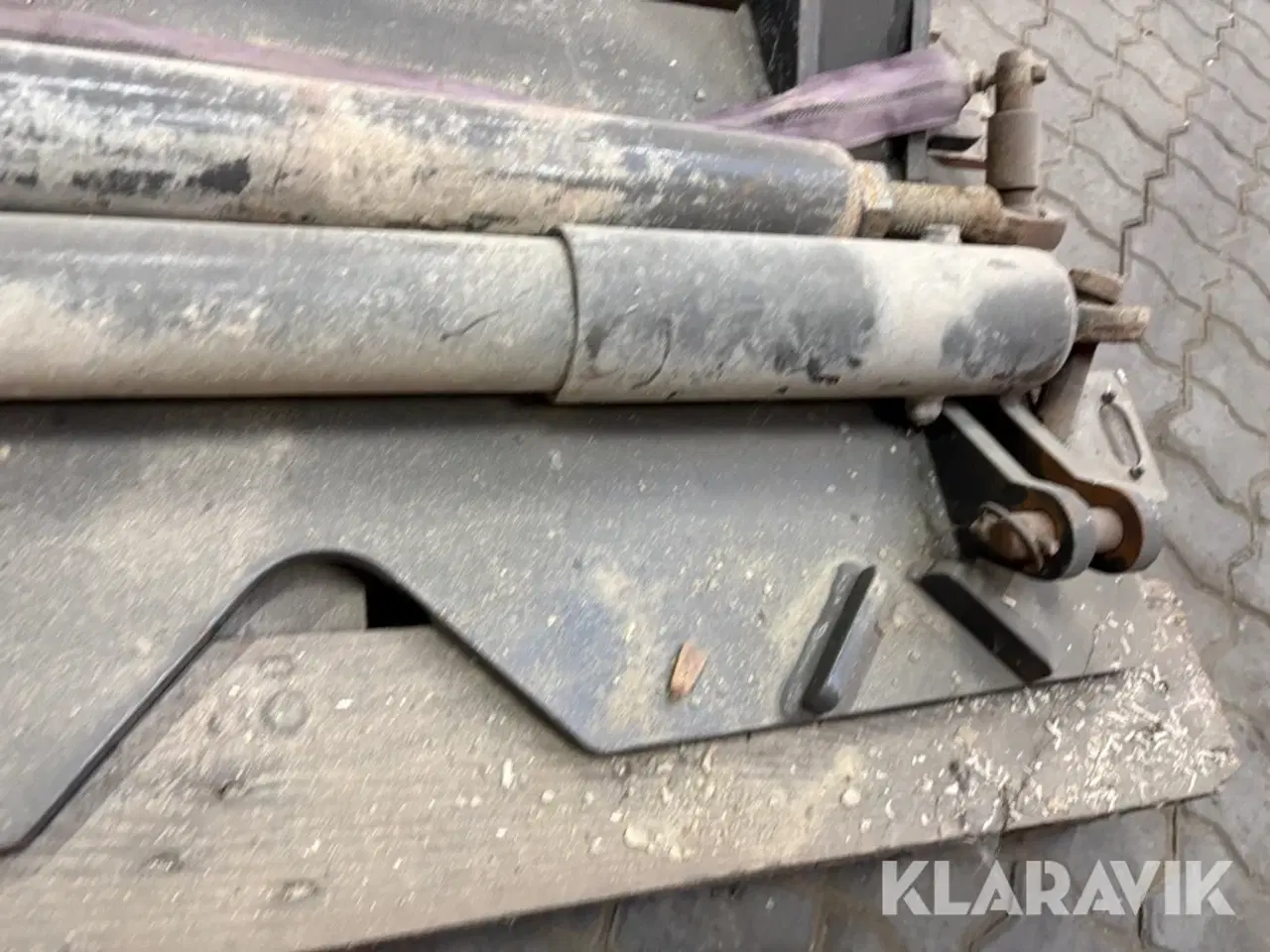 Billede 8 - Frontophæng sneplov til Volvo FM12