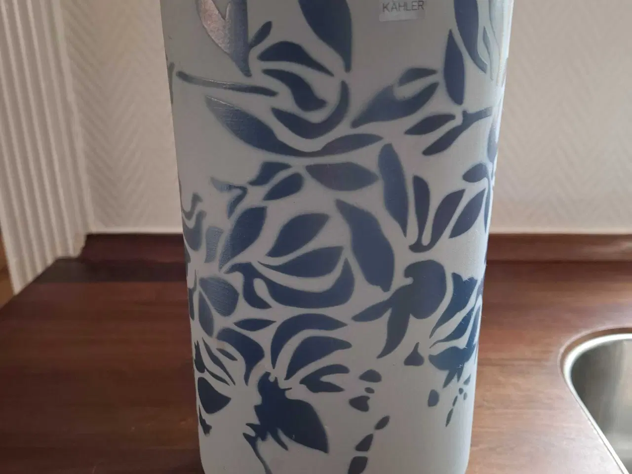 Billede 1 - Kahlervase med lille skramme