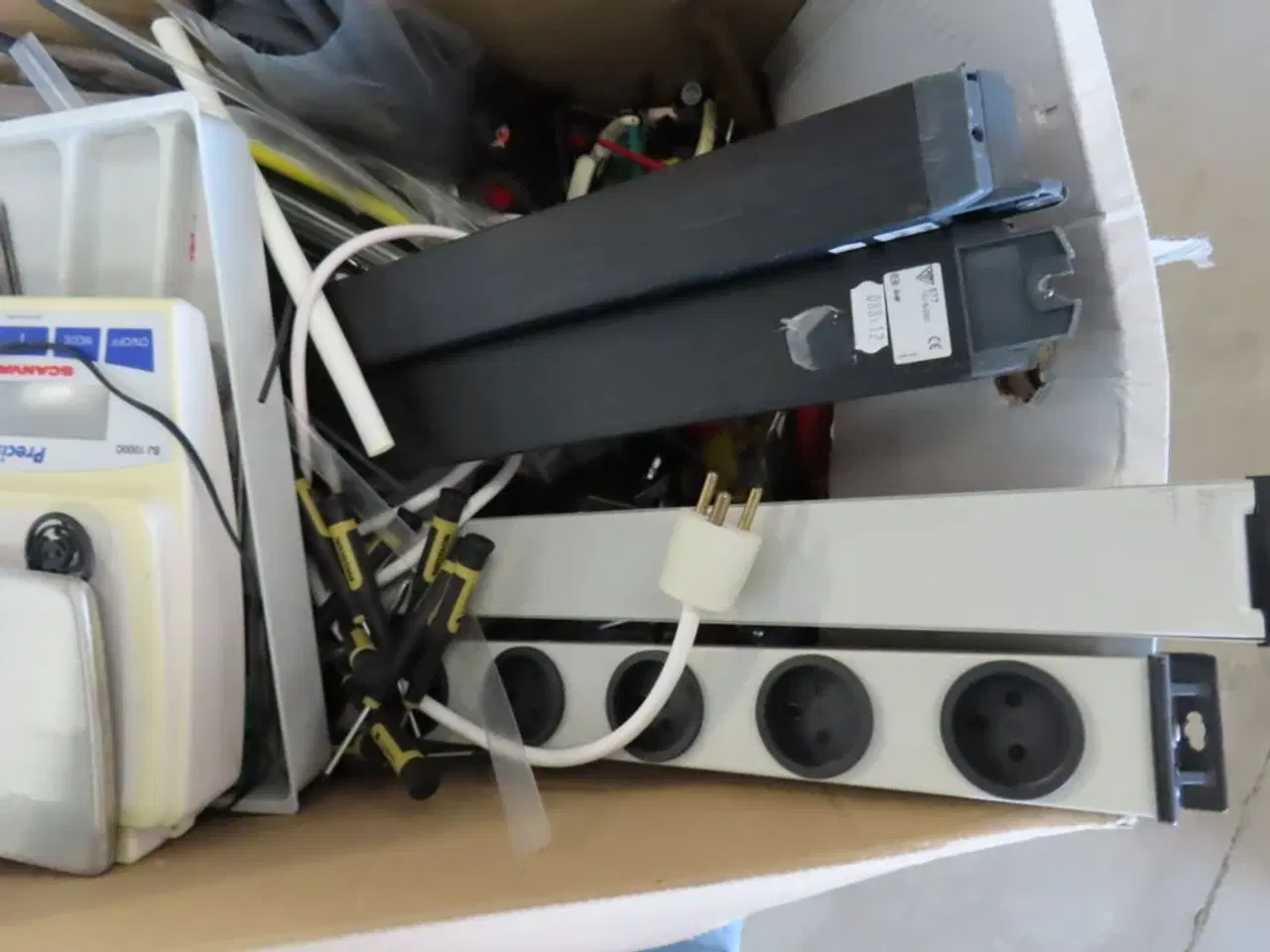Billede 7 - Palle med rester fra TC ELECTRONIC
